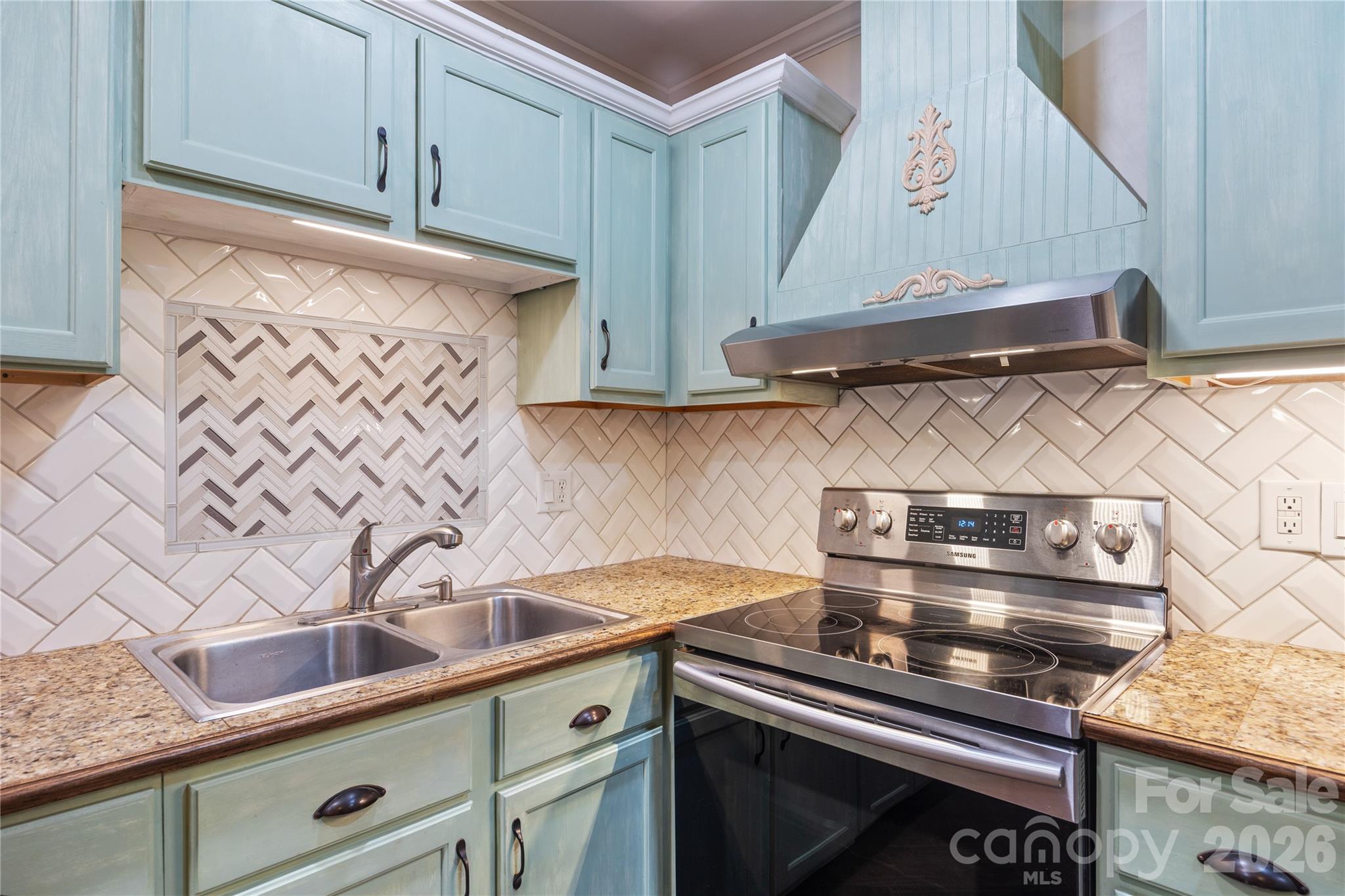 342 West Avenue — Troutman