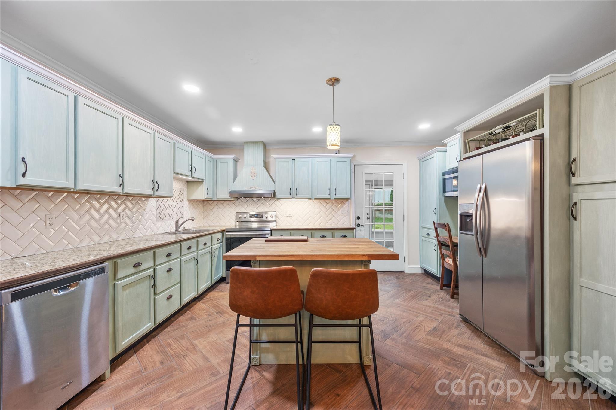 342 West Avenue — Troutman