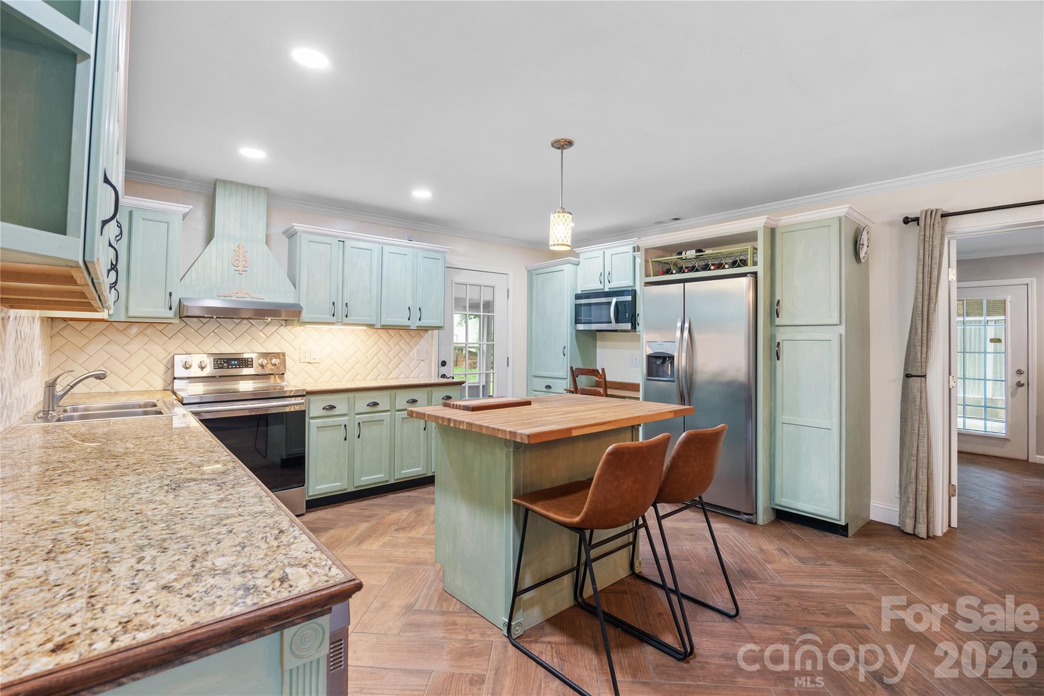 342 West Avenue — Troutman