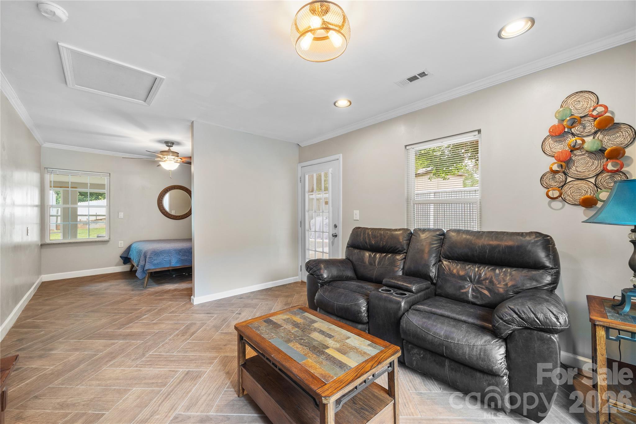 342 West Avenue — Troutman