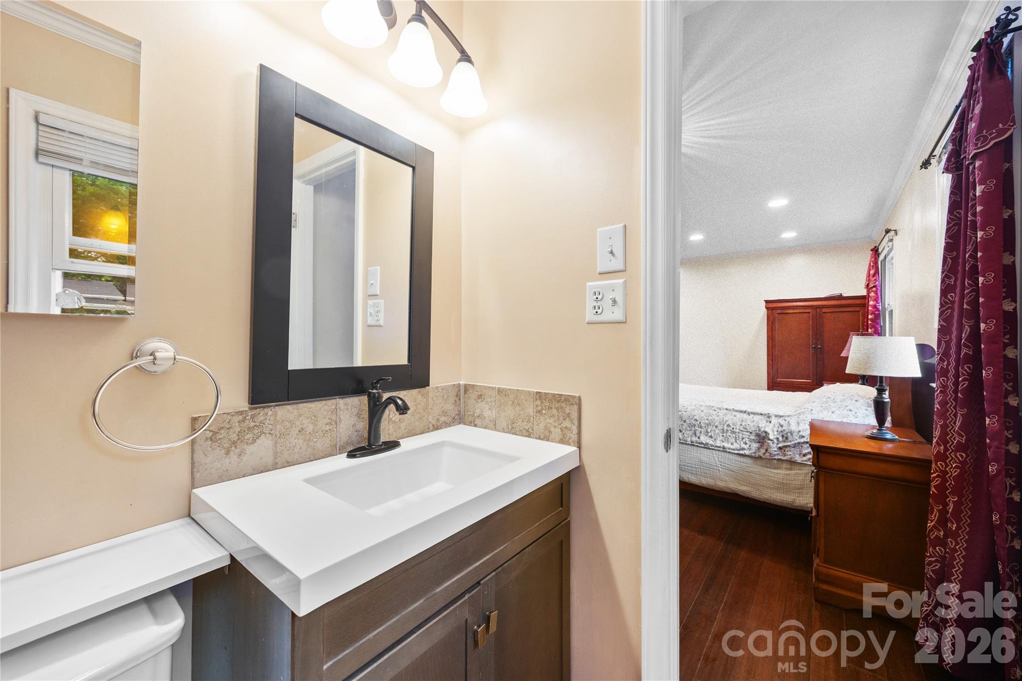 342 West Avenue — Troutman