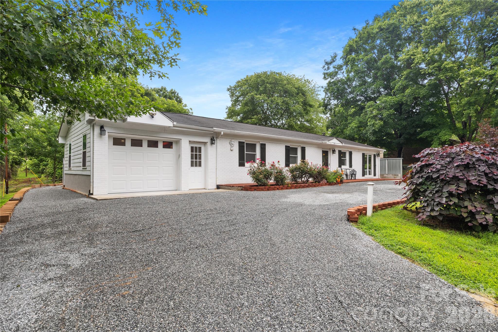 342 West Avenue — Troutman