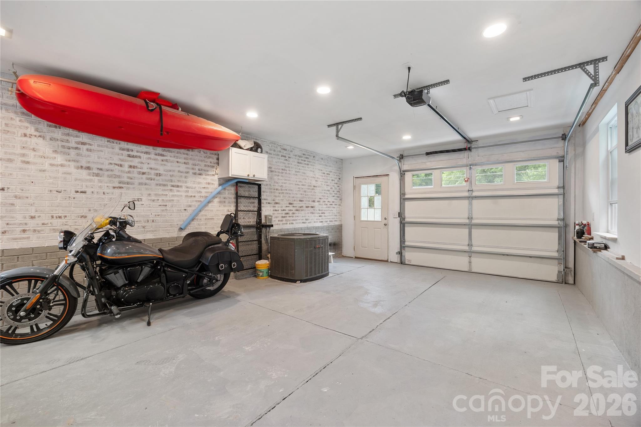 342 West Avenue — Troutman