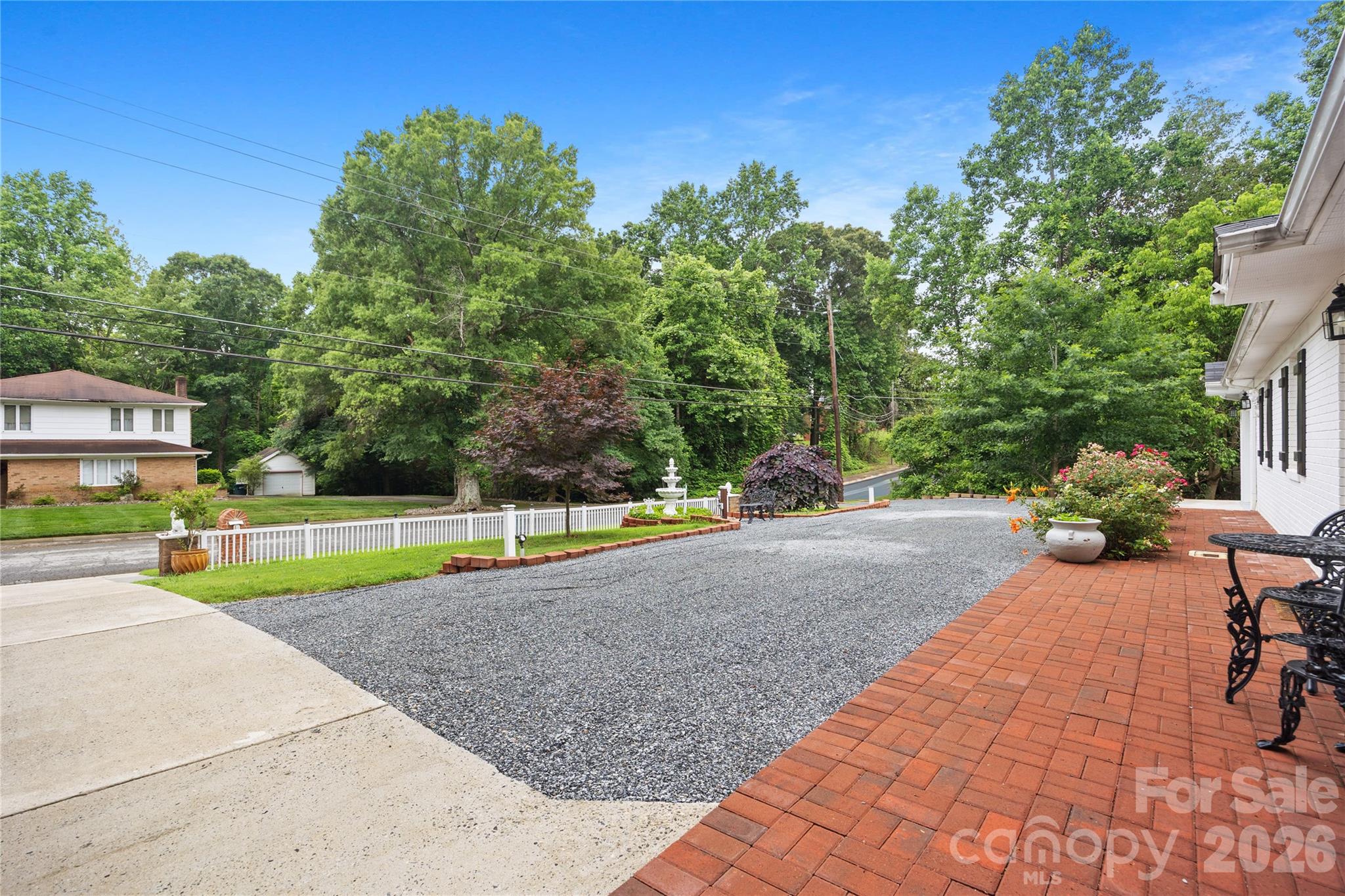 342 West Avenue — Troutman