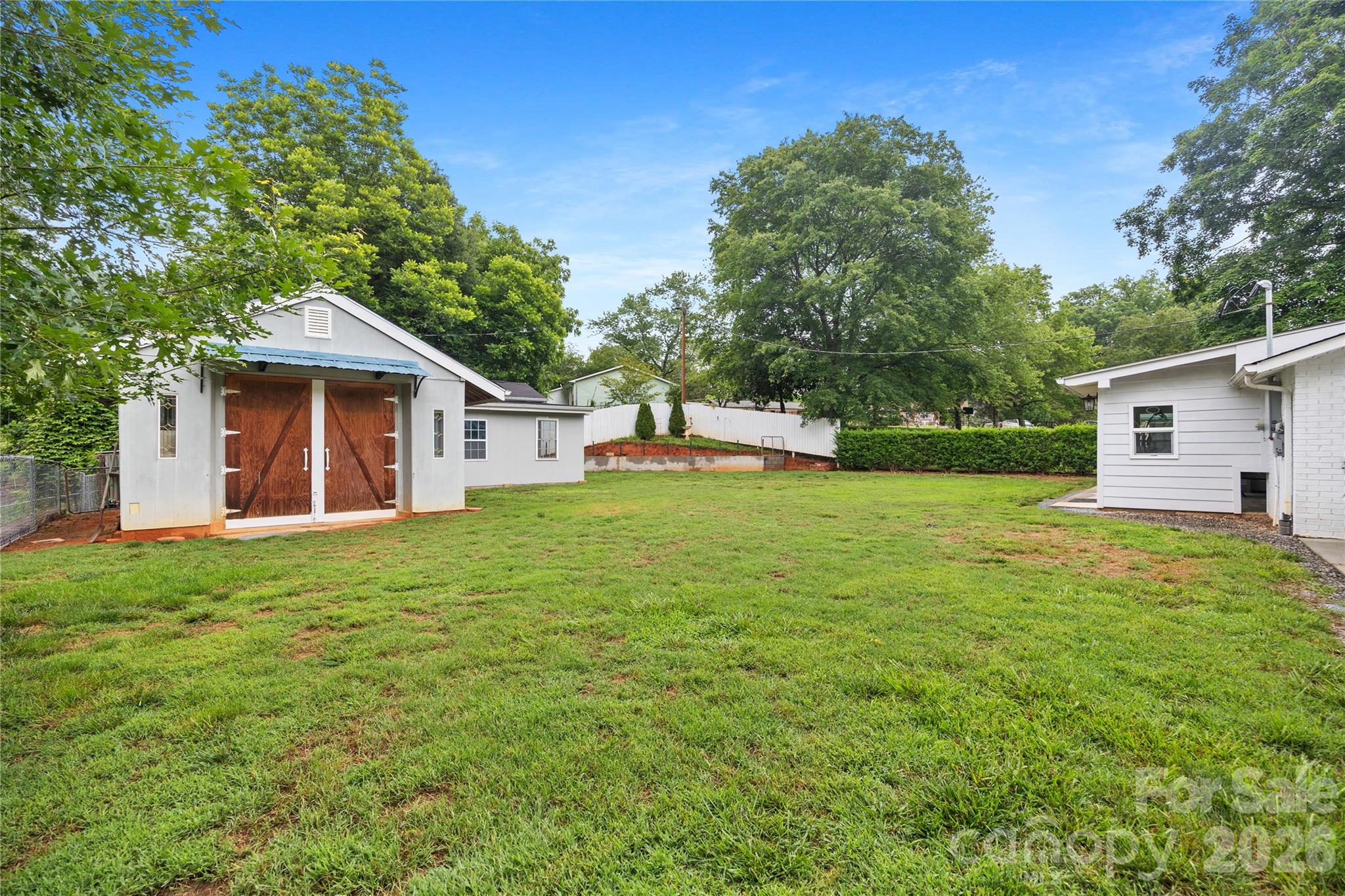 342 West Avenue — Troutman