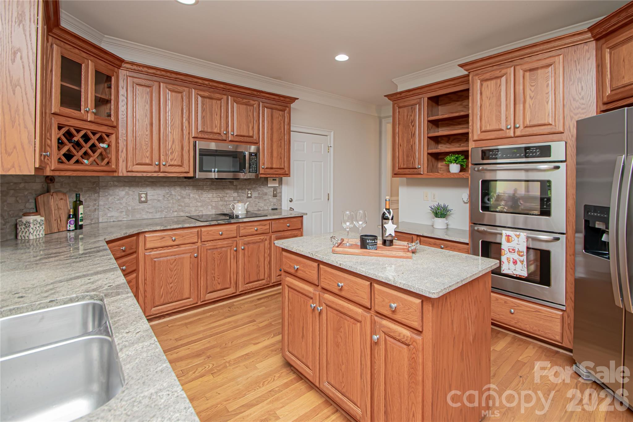 1015 Estate Lane — Matthews