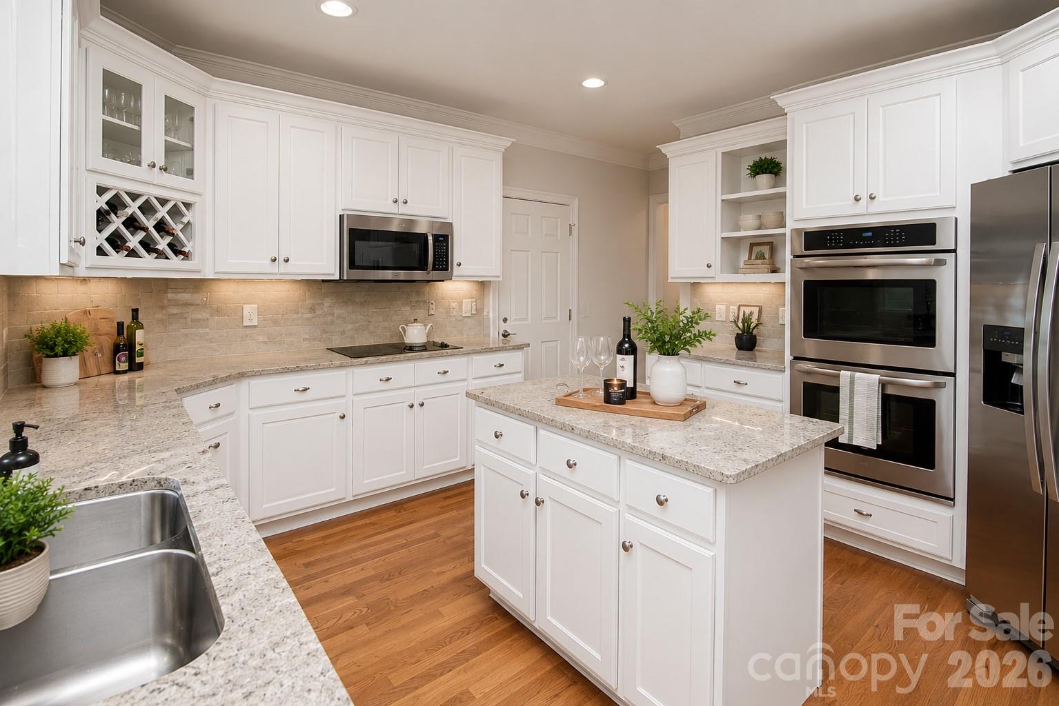 1015 Estate Lane — Matthews