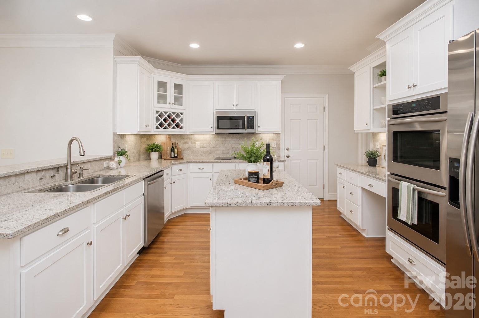 1015 Estate Lane — Matthews