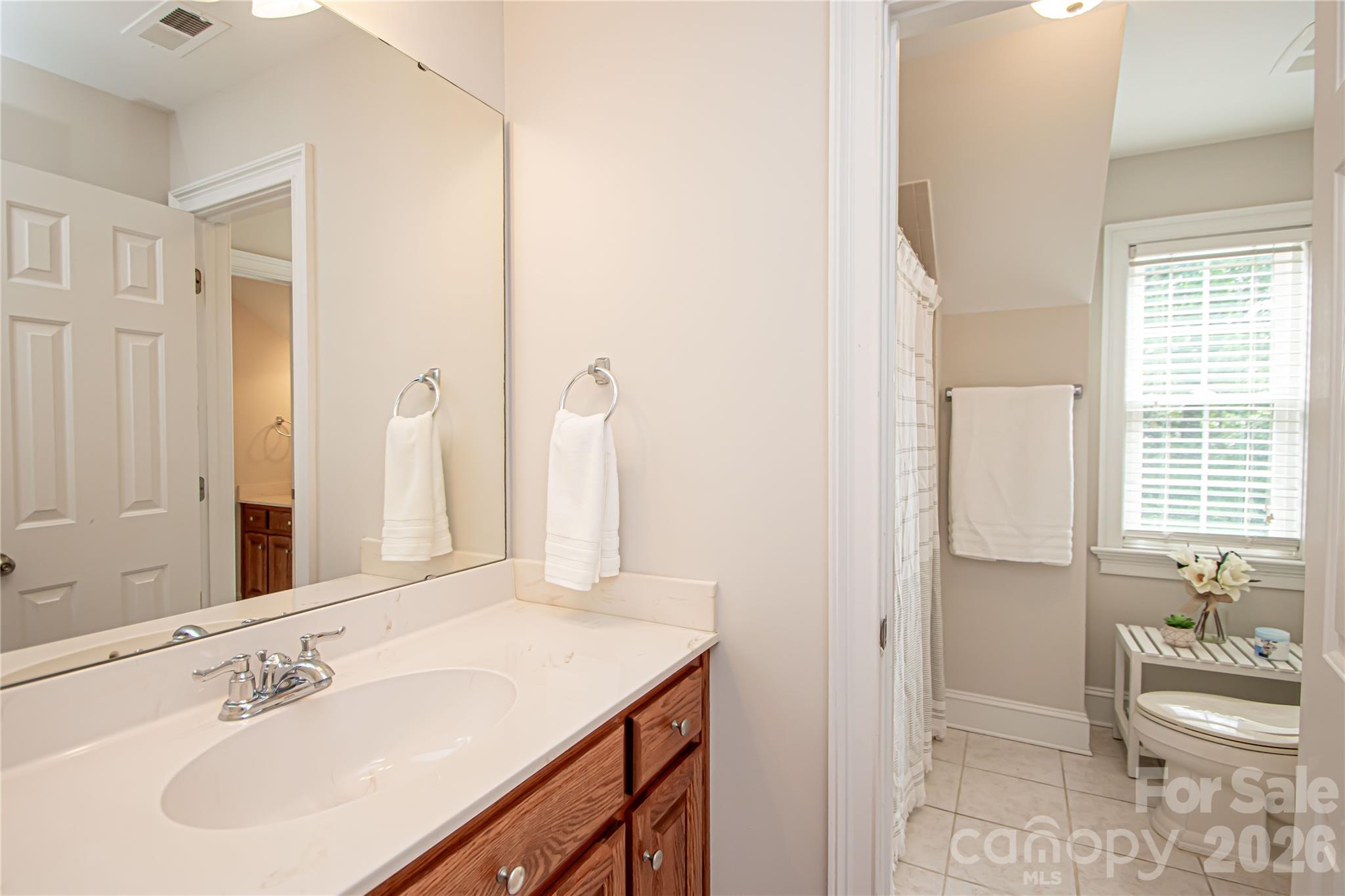1015 Estate Lane — Matthews