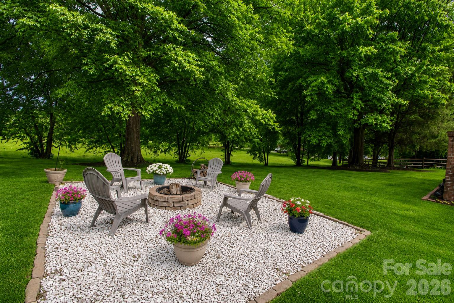 1015 Estate Lane — Matthews