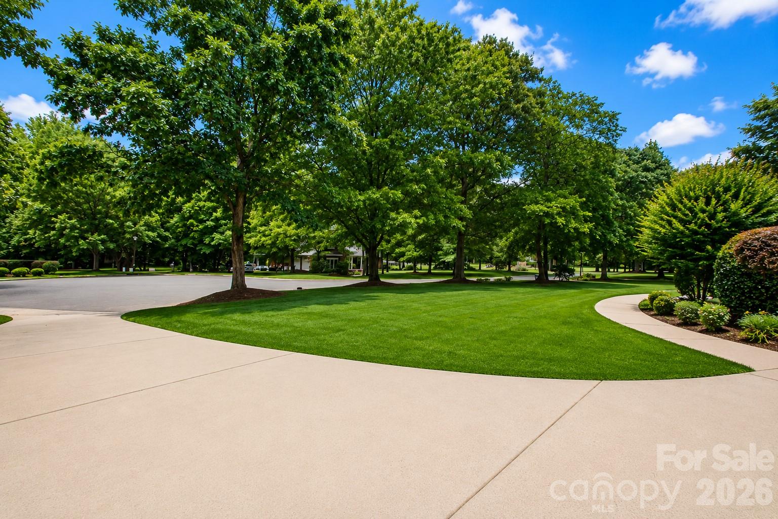 1015 Estate Lane — Matthews