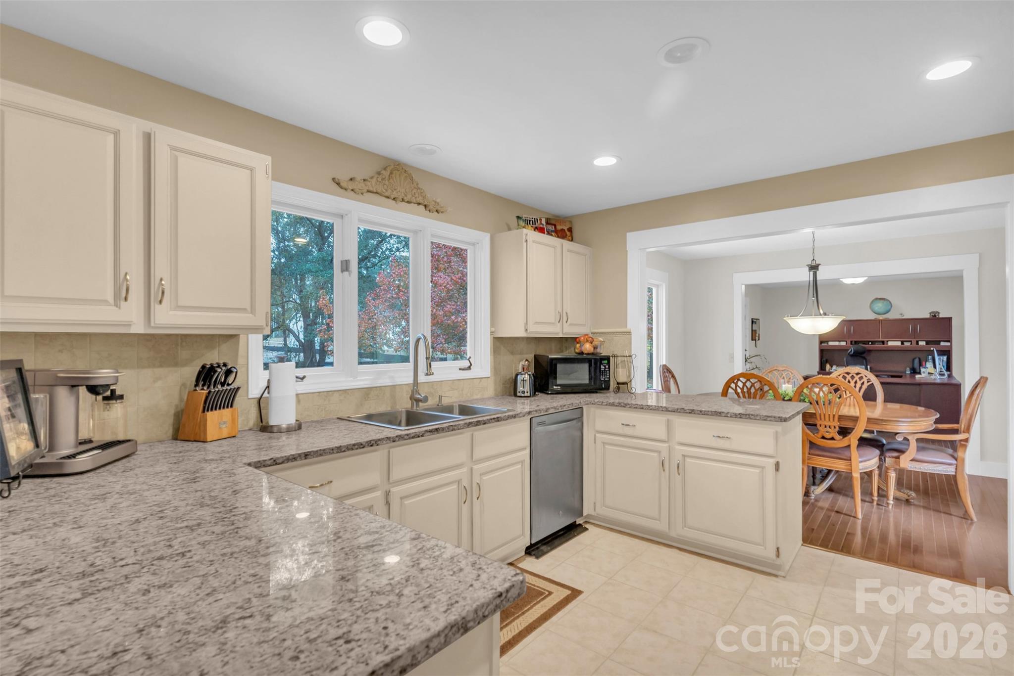 1021 Parkwood Drive NE — Leland