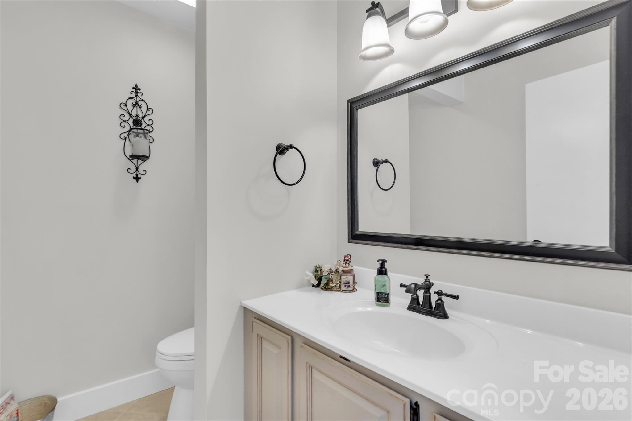 1021 Parkwood Drive NE — Leland