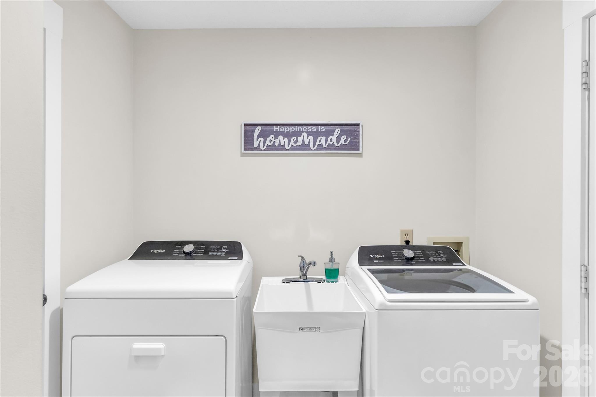 1021 Parkwood Drive NE — Leland