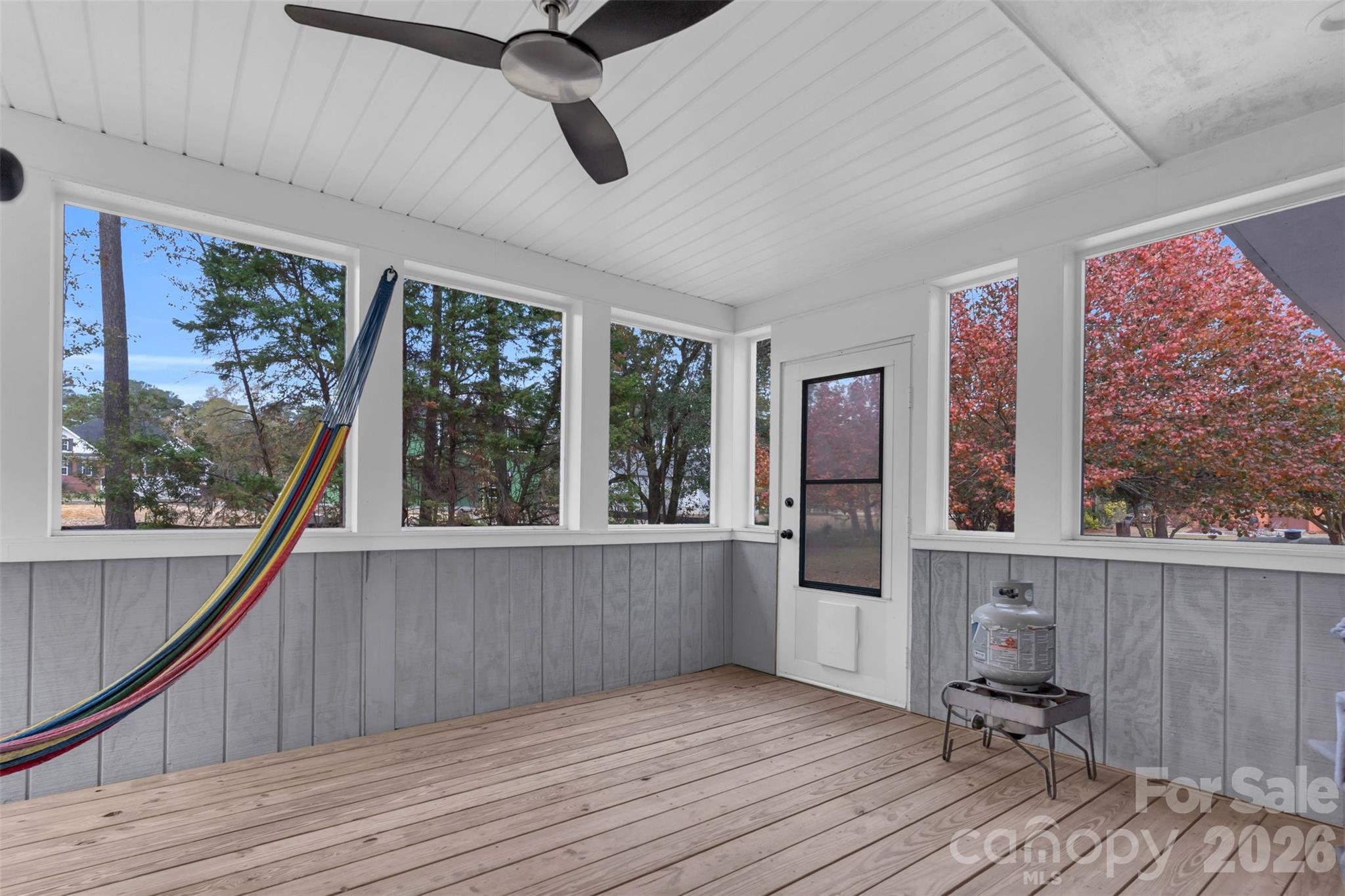 1021 Parkwood Drive NE — Leland