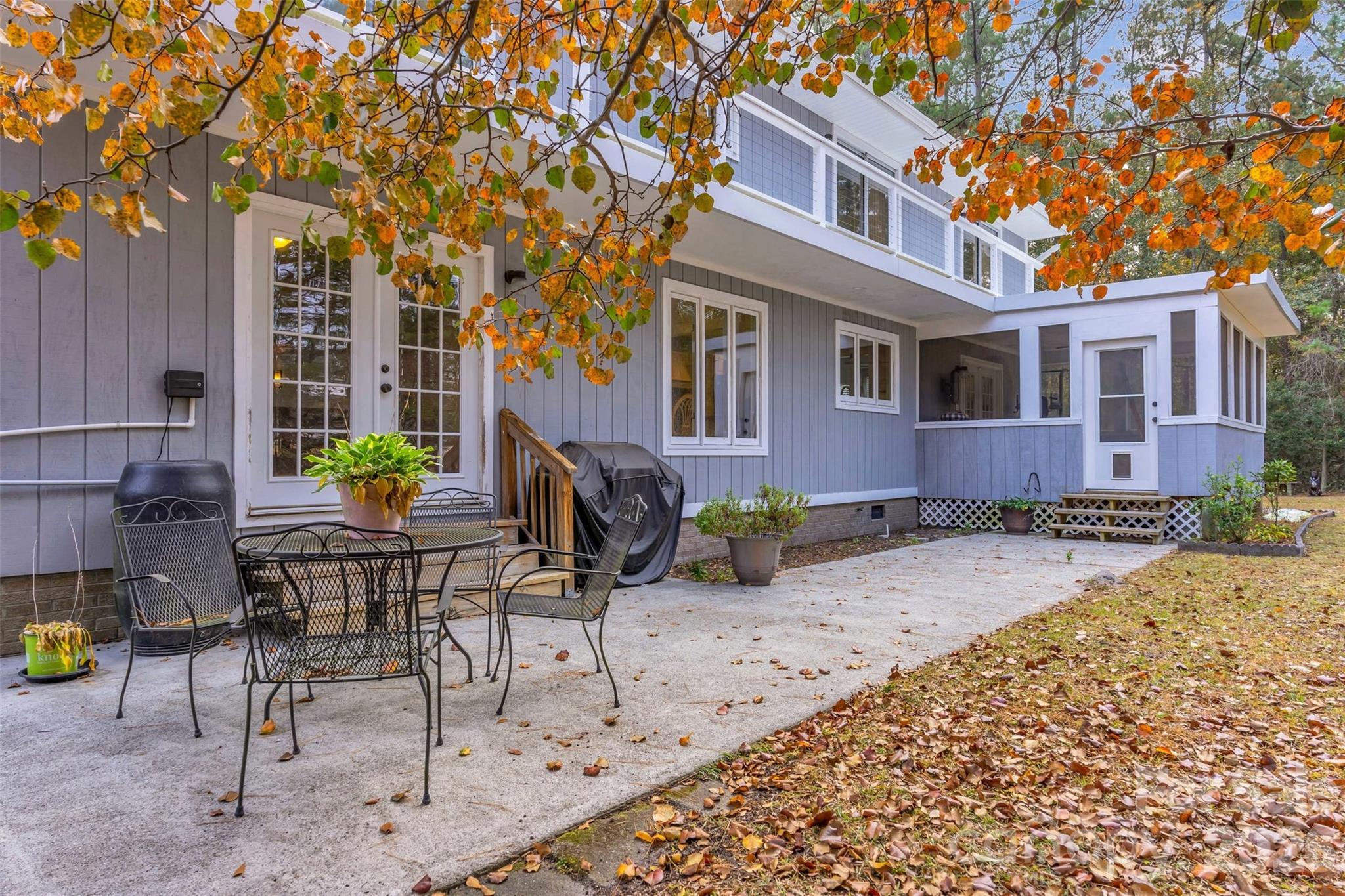 1021 Parkwood Drive NE — Leland