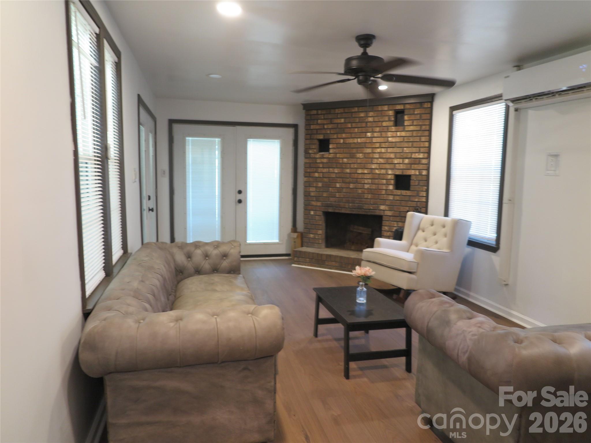 2844 Morris Lane — Denver