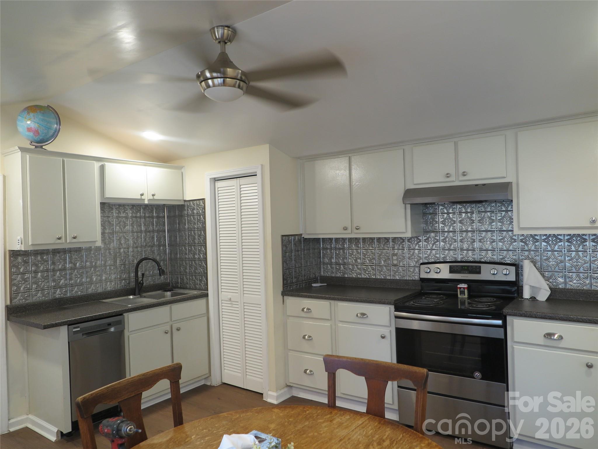 2844 Morris Lane — Denver