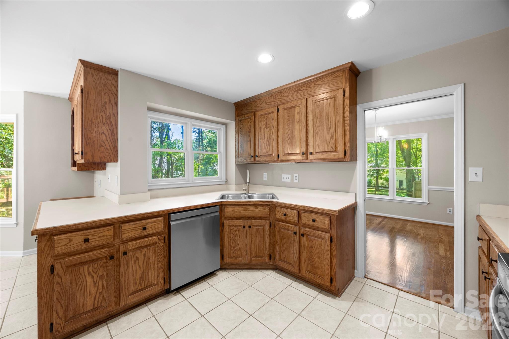 932 Alexandria Court — Gastonia