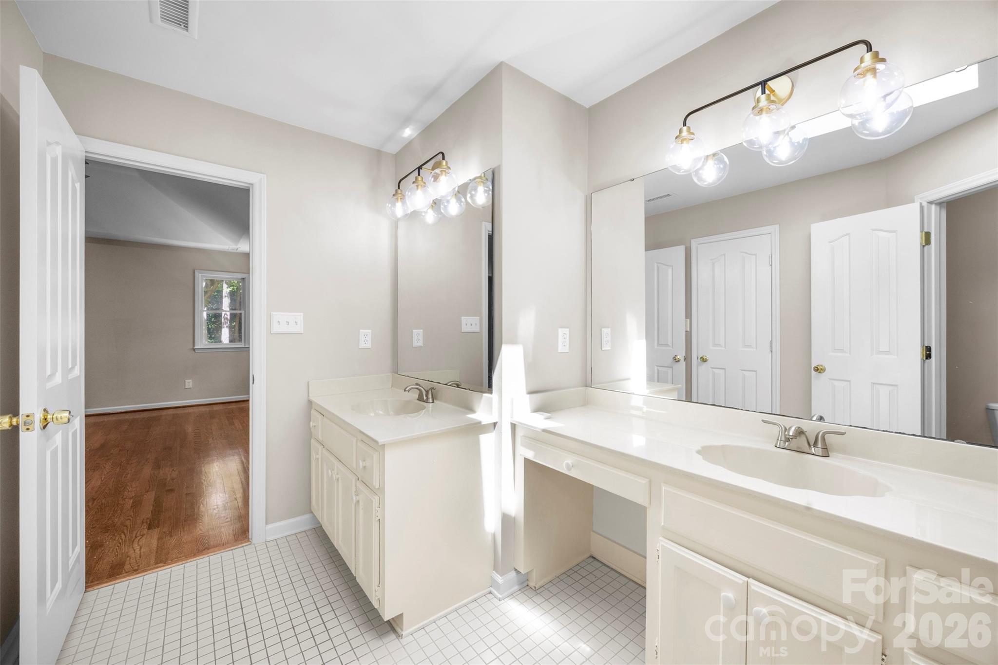 932 Alexandria Court — Gastonia