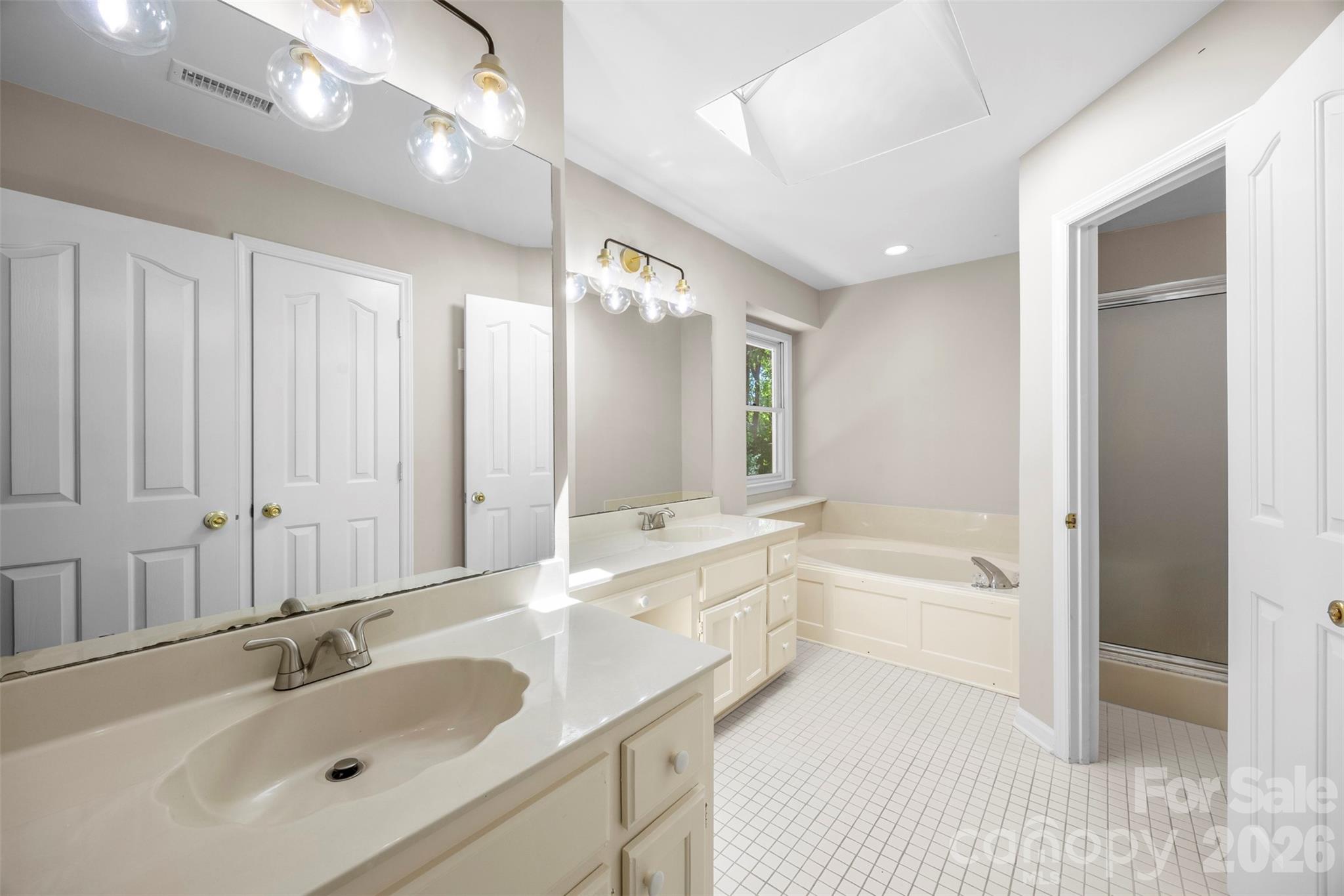 932 Alexandria Court — Gastonia