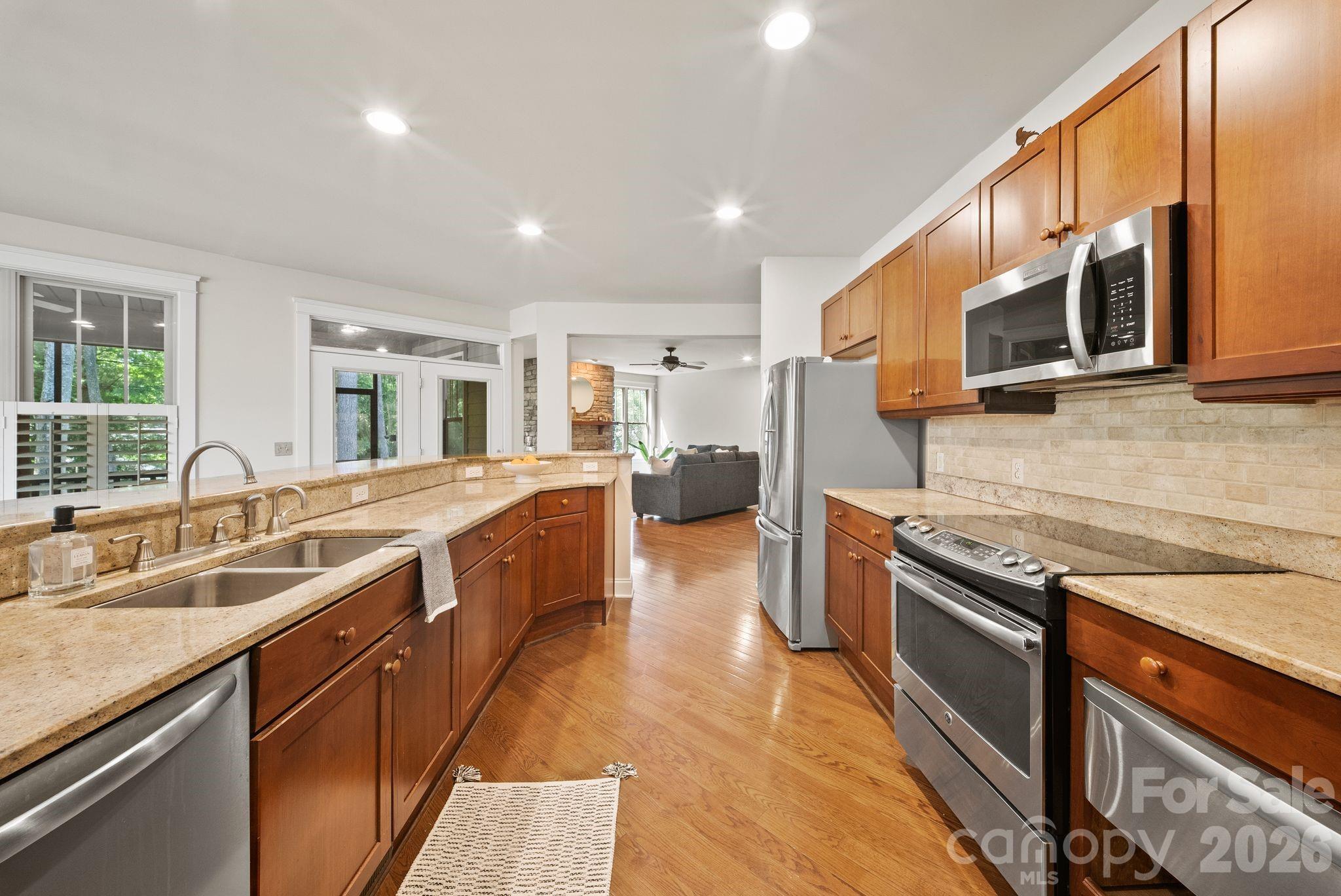 289 Fennel Dun Circle — Biltmore Lake