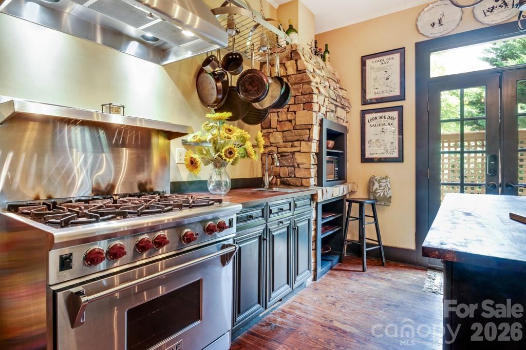 75 Charles Street — Saluda