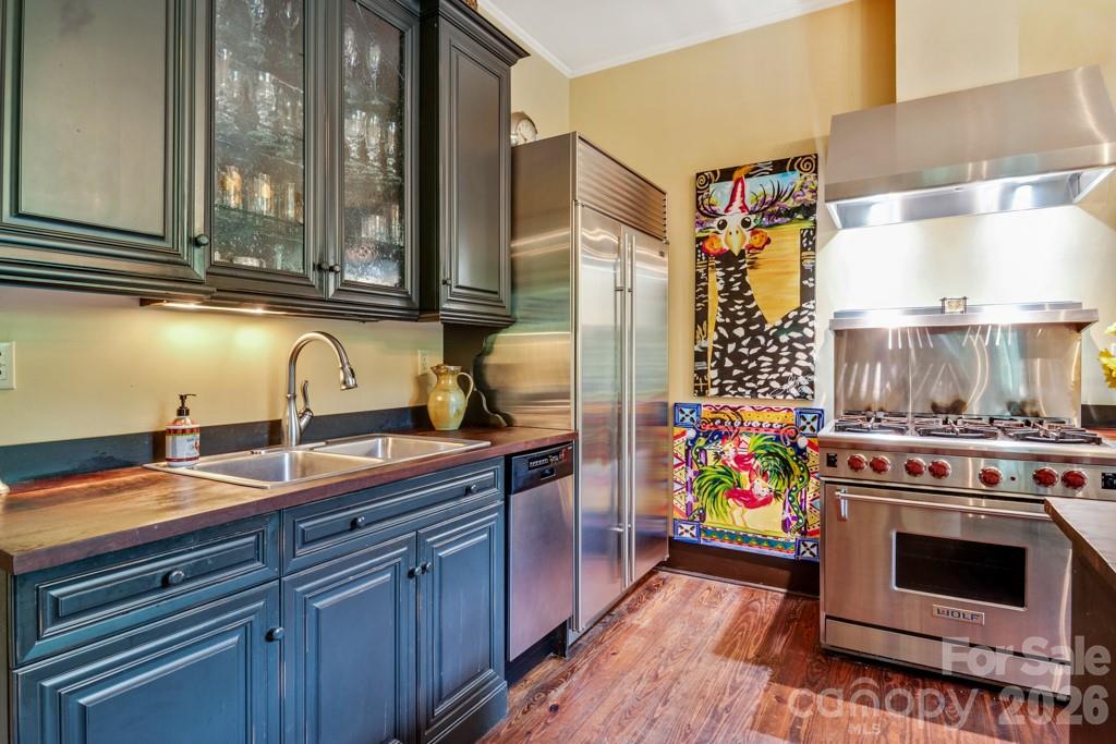 75 Charles Street — Saluda