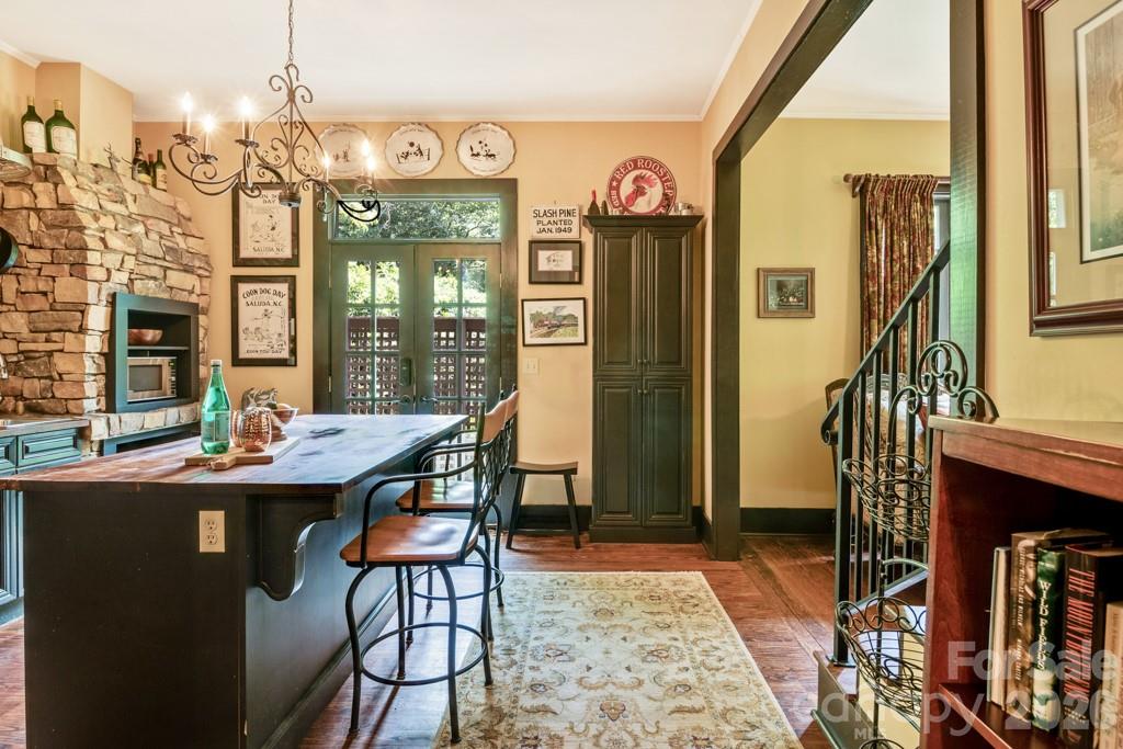 75 Charles Street — Saluda