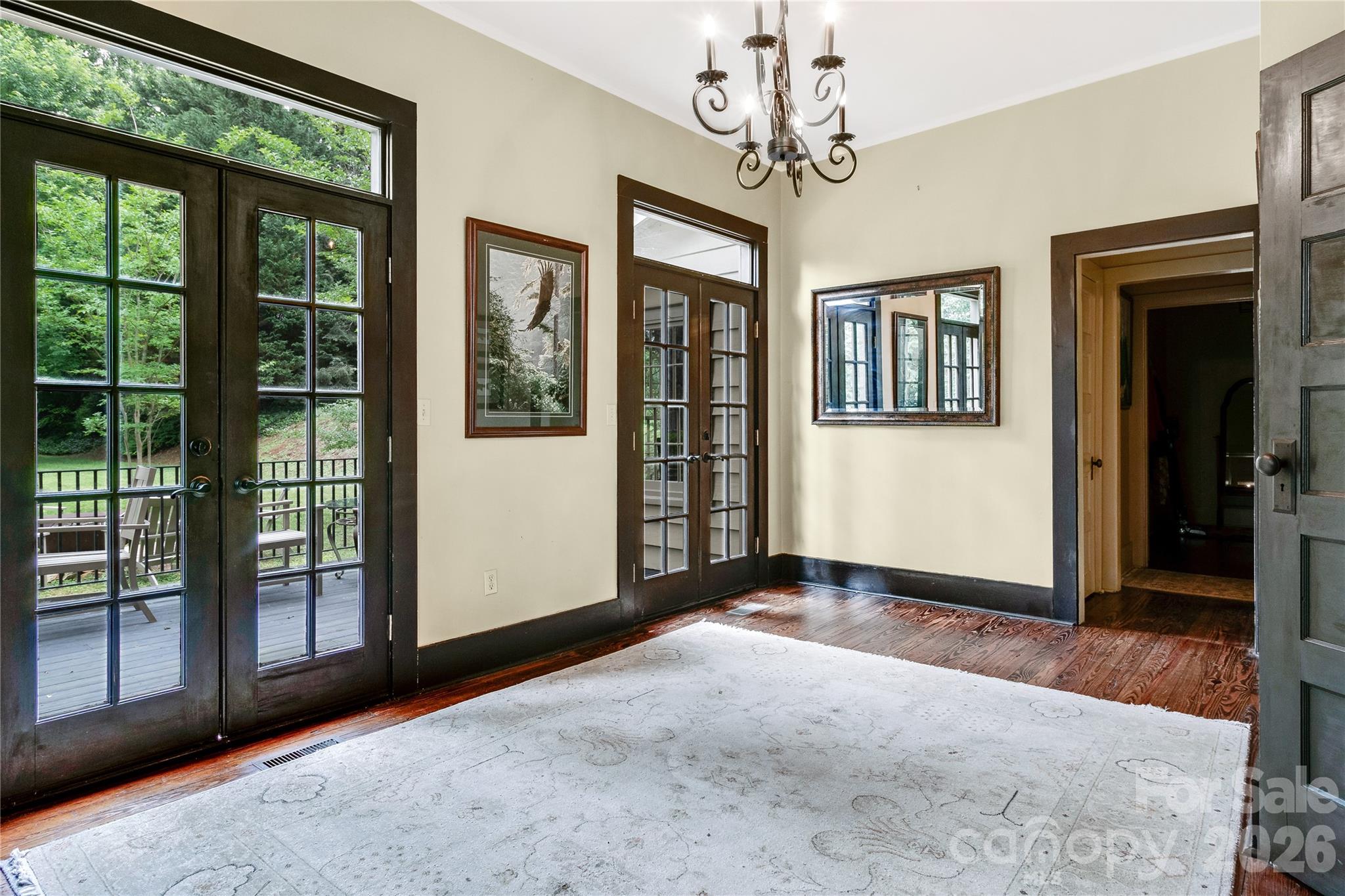 75 Charles Street — Saluda