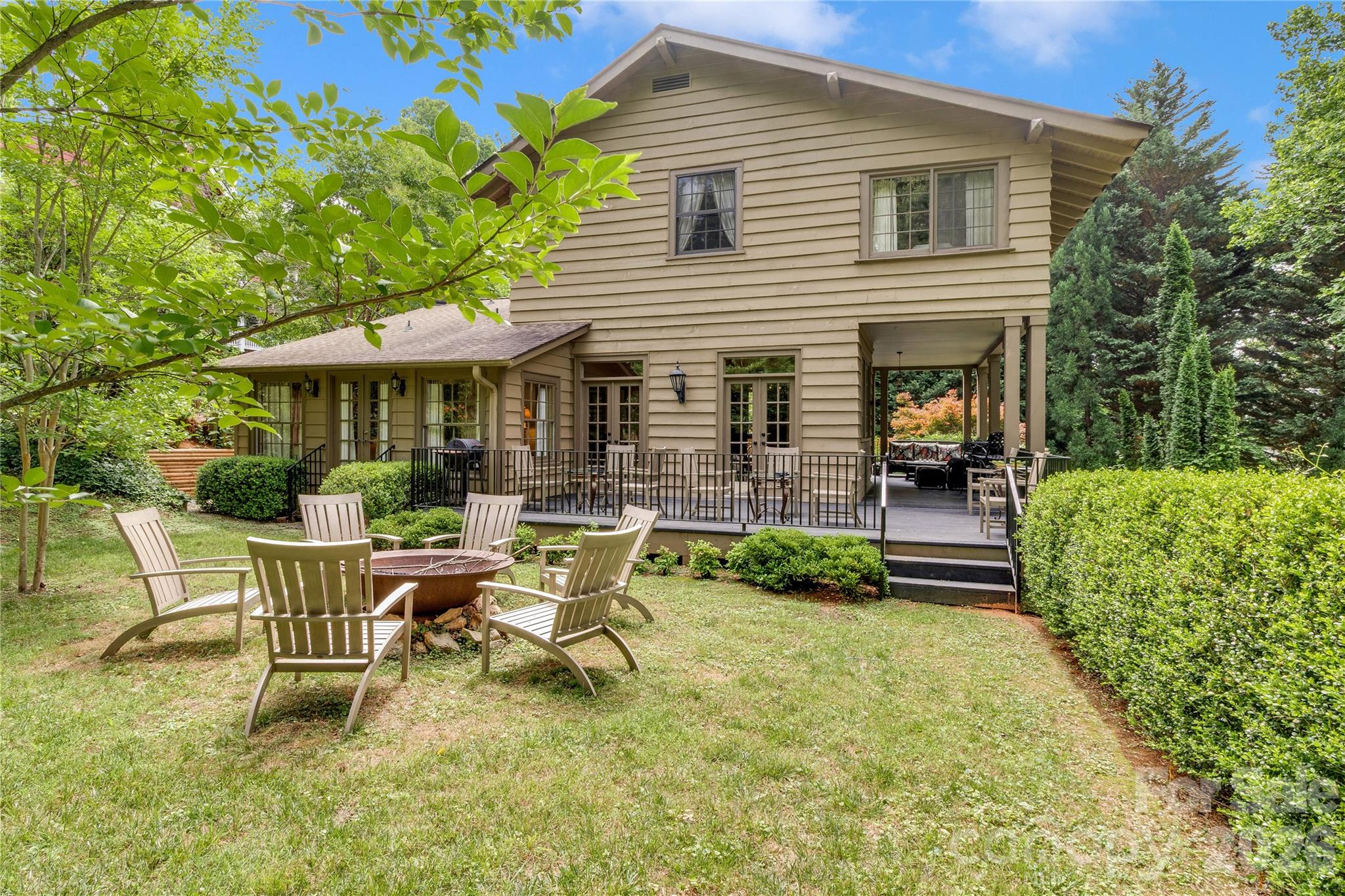 75 Charles Street — Saluda