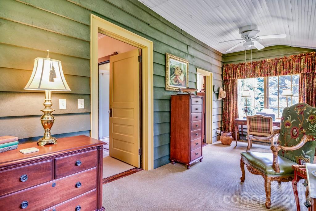75 Charles Street — Saluda
