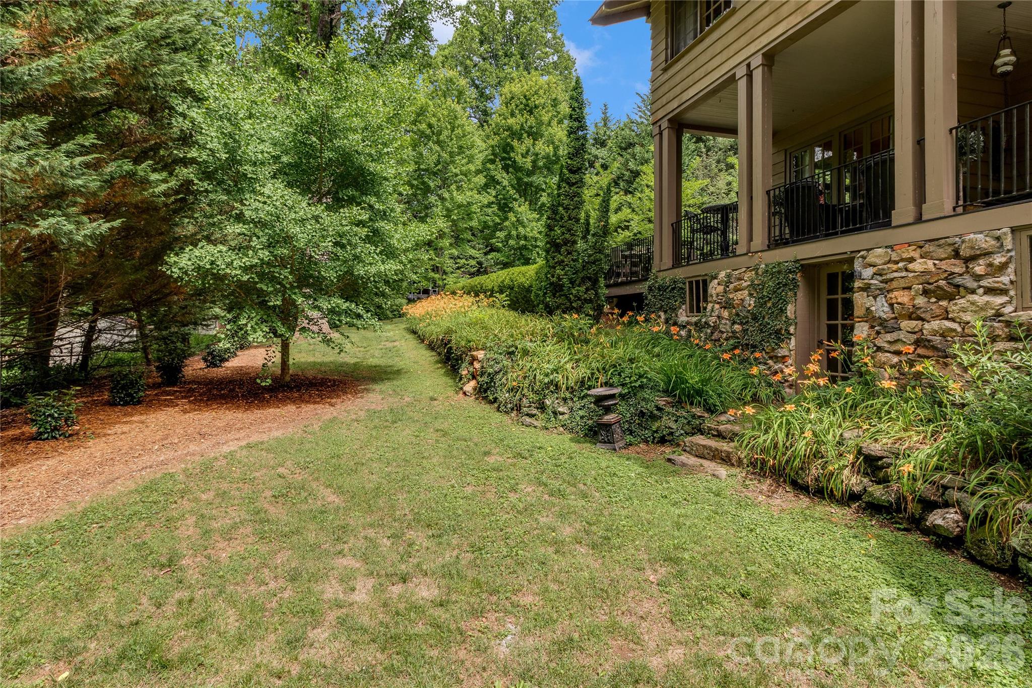 75 Charles Street — Saluda