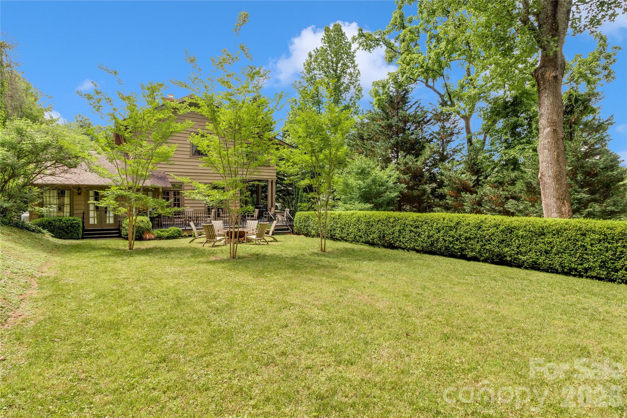 75 Charles Street — Saluda