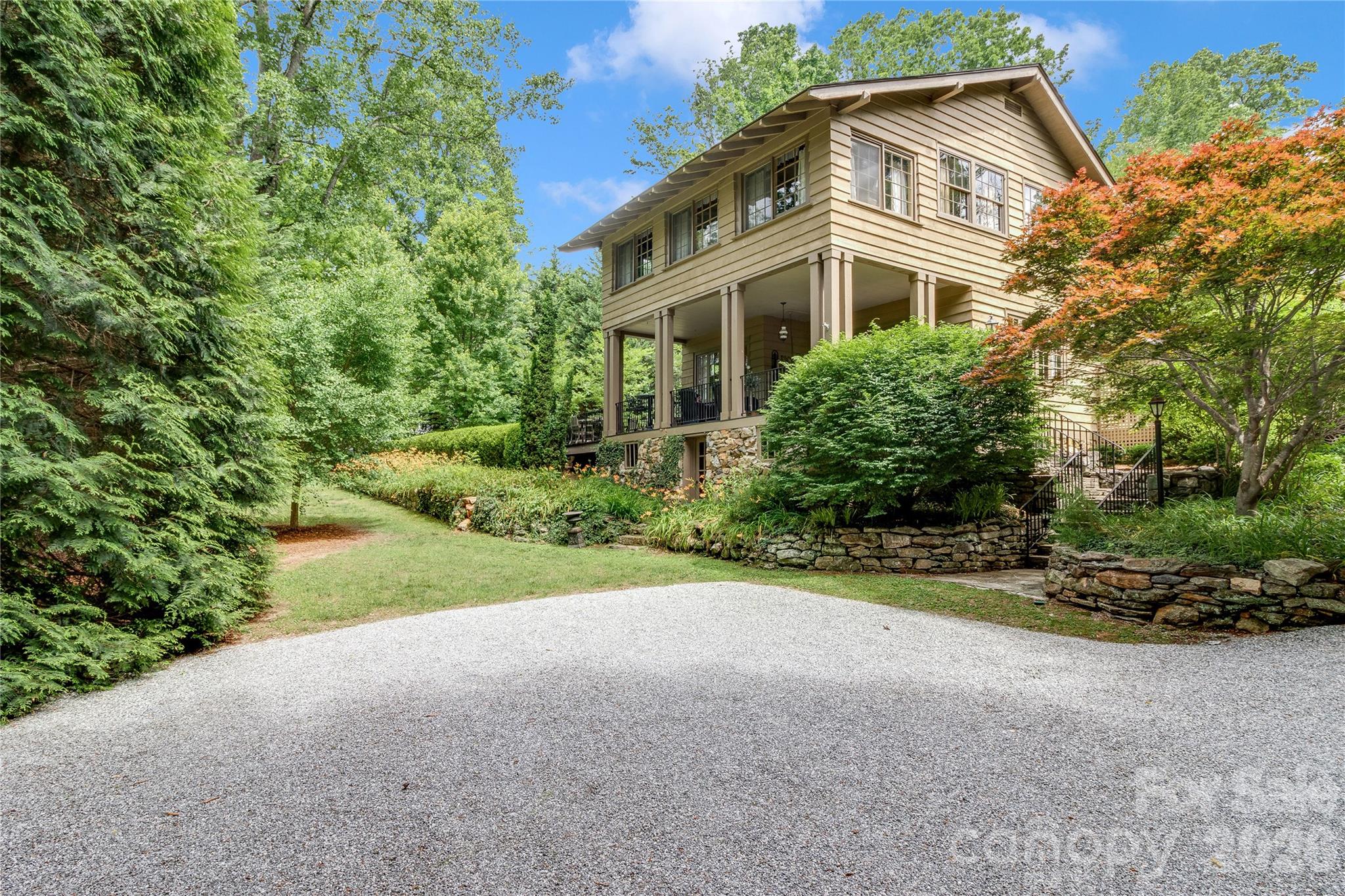 75 Charles Street — Saluda
