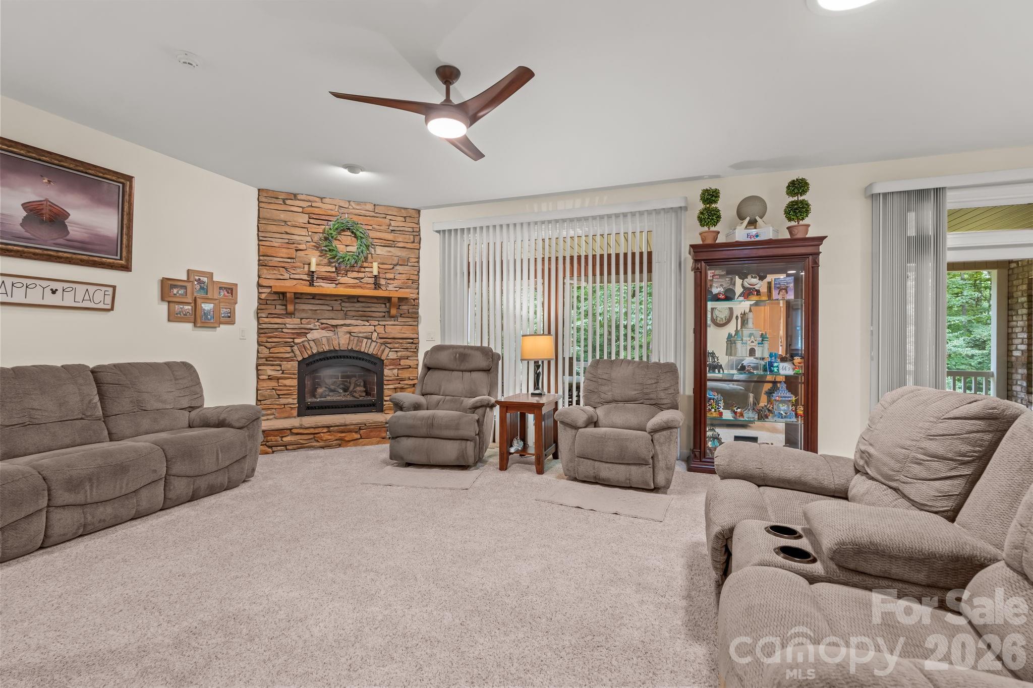 434 Yachtsman Point — Lexington