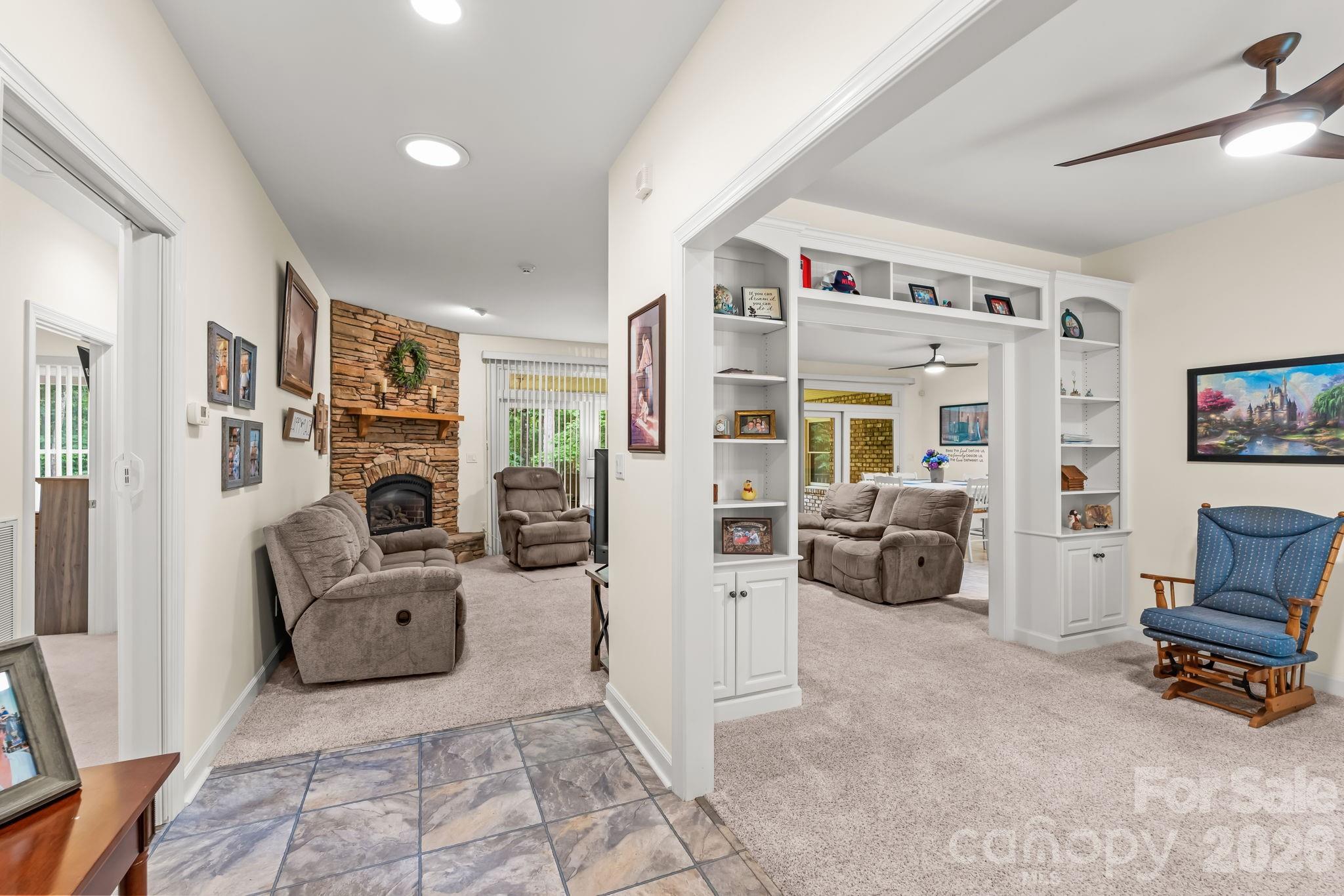 434 Yachtsman Point — Lexington