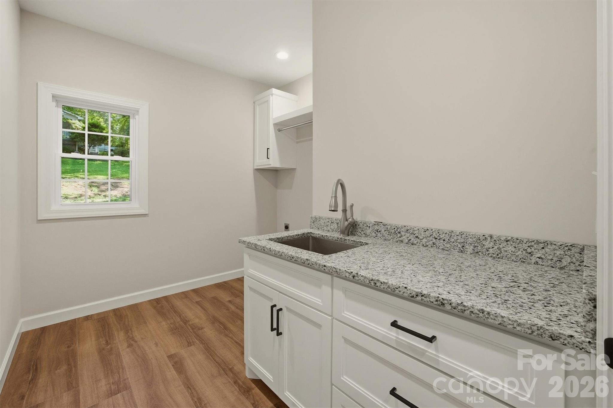 107 Meadow View Street — Morganton