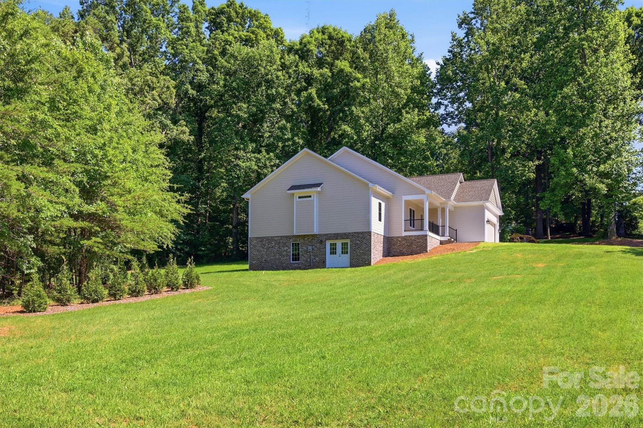 107 Meadow View Street — Morganton