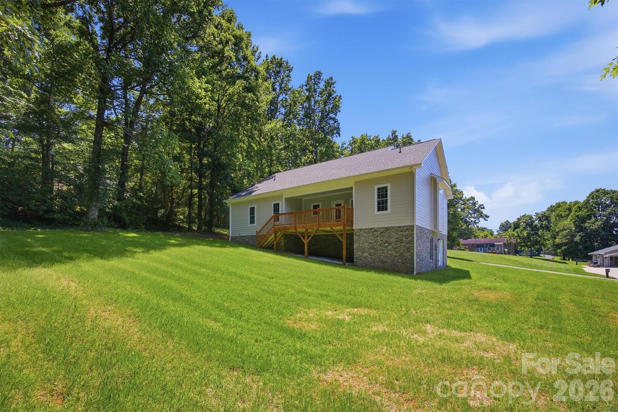 107 Meadow View Street — Morganton
