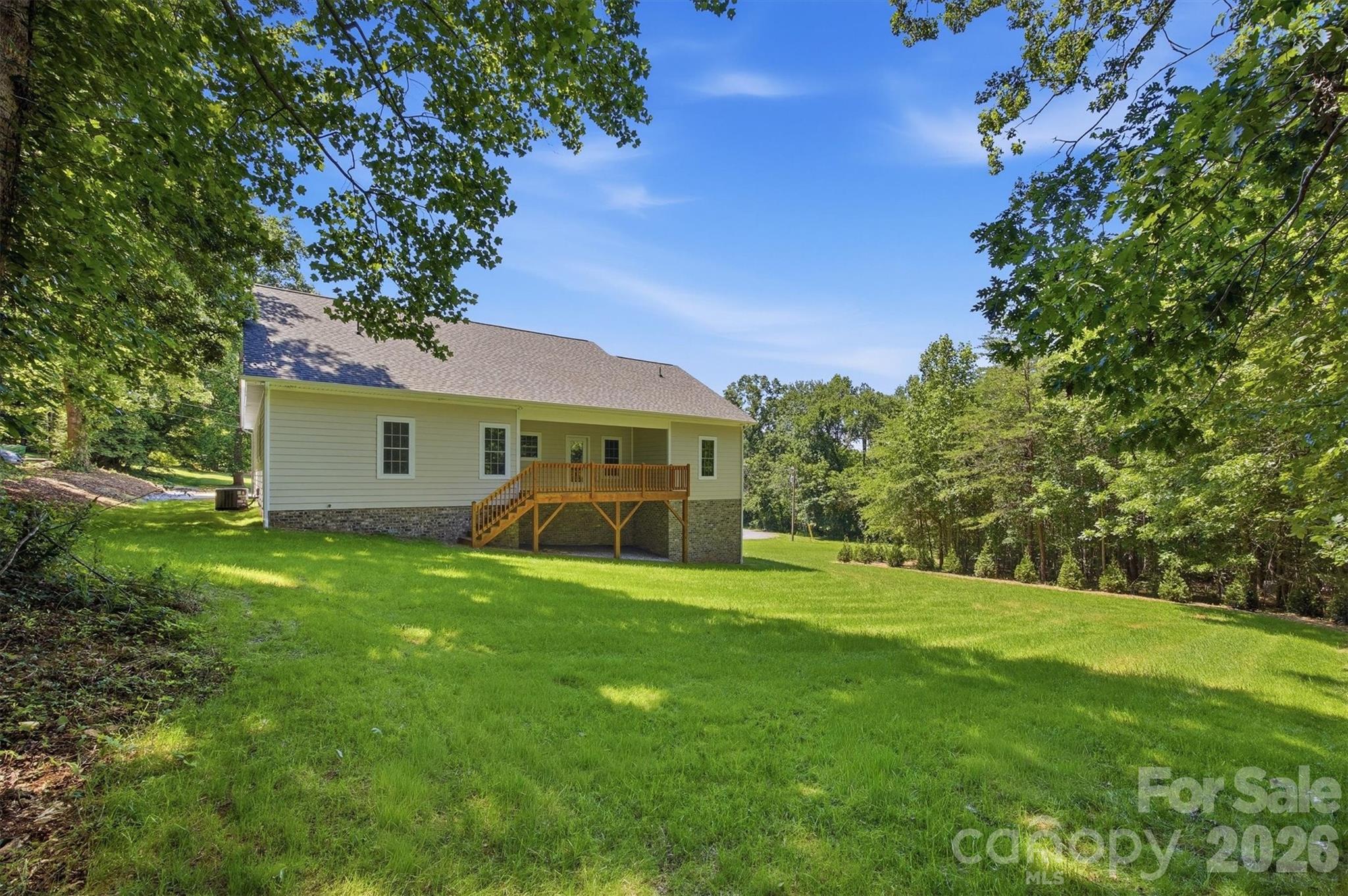 107 Meadow View Street — Morganton