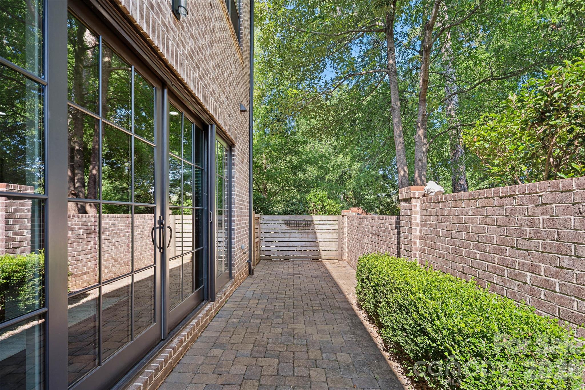 2023 Lynnwood Drive — Charlotte