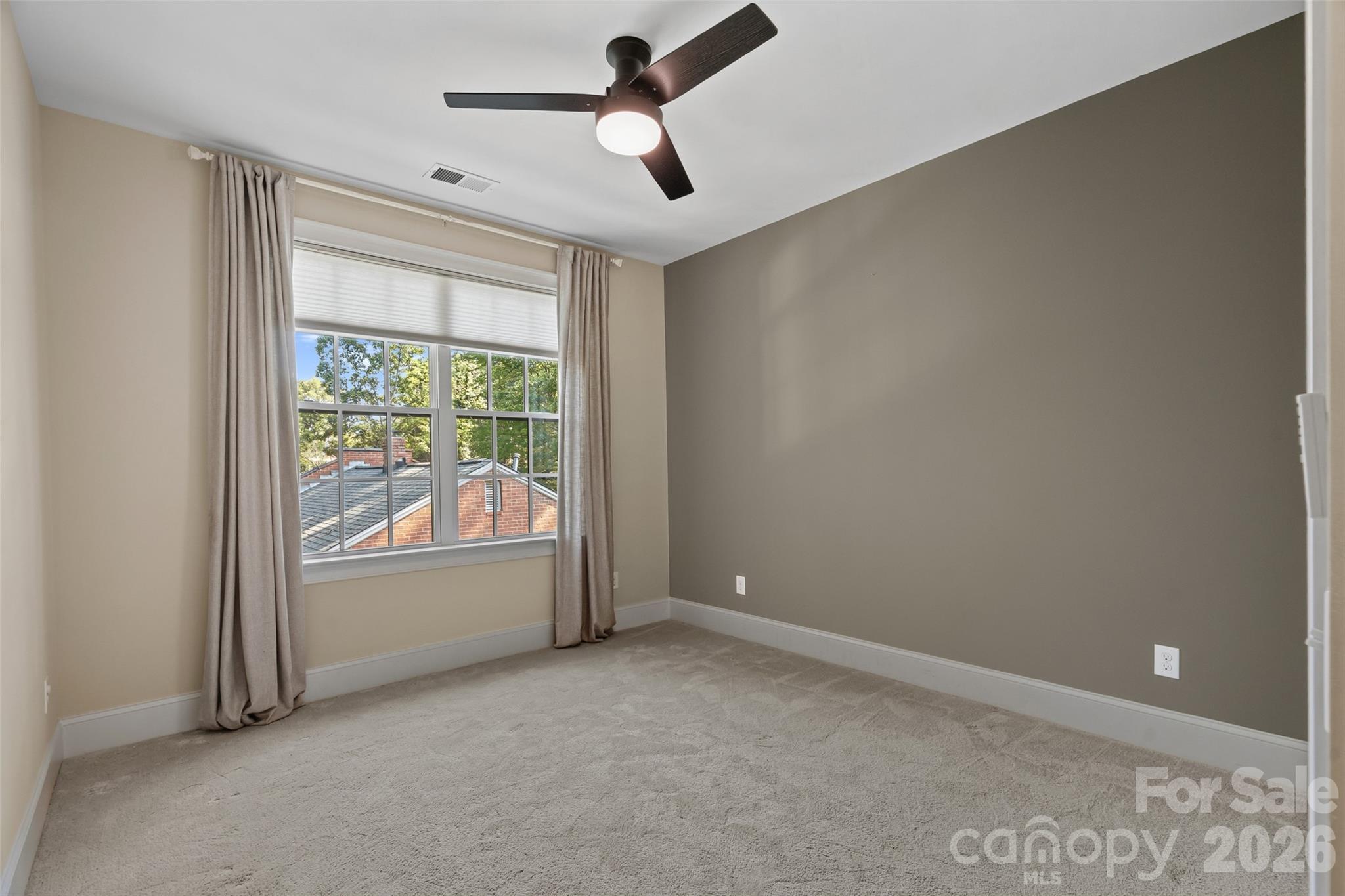 2023 Lynnwood Drive — Charlotte