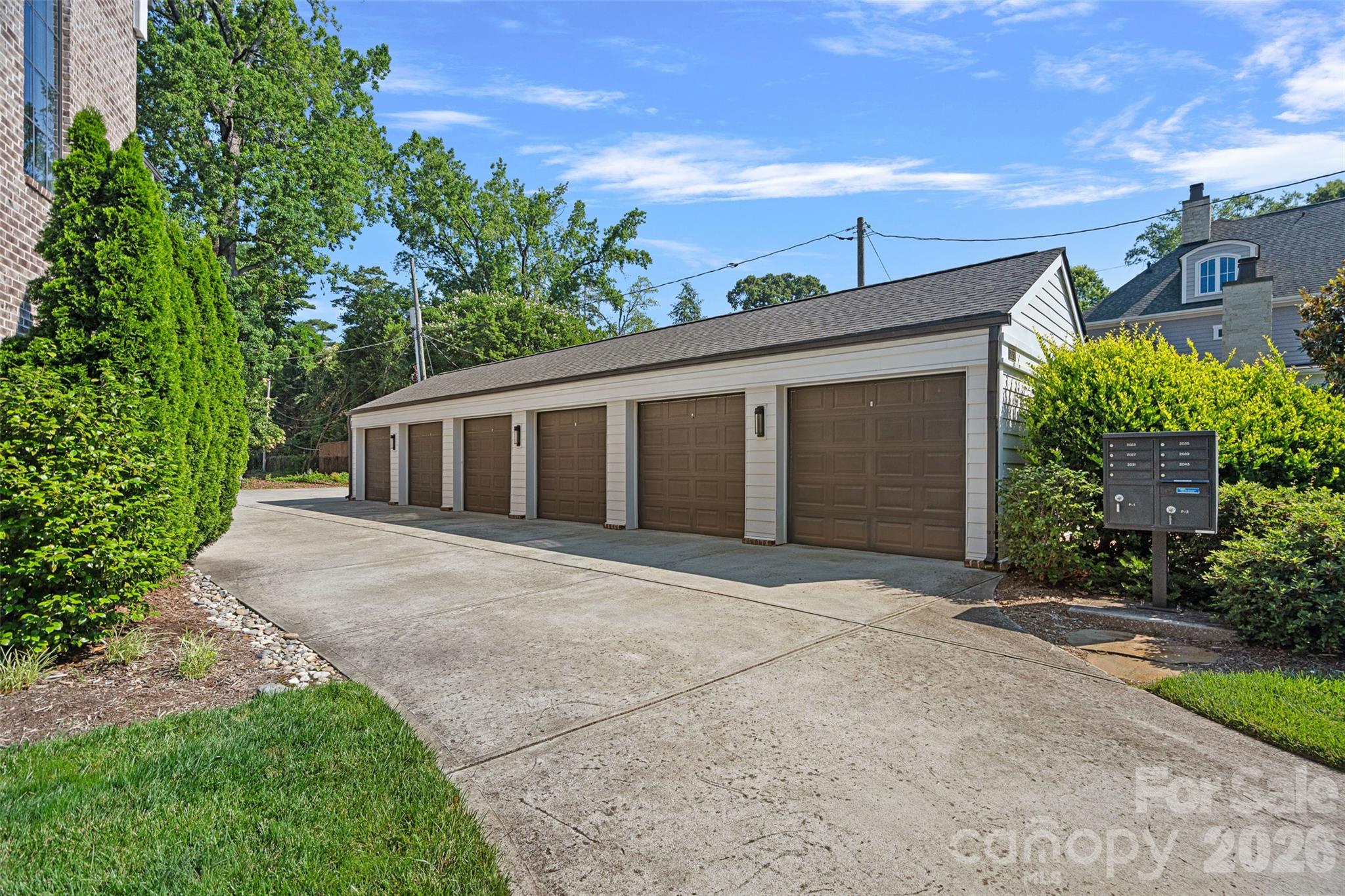 2023 Lynnwood Drive — Charlotte