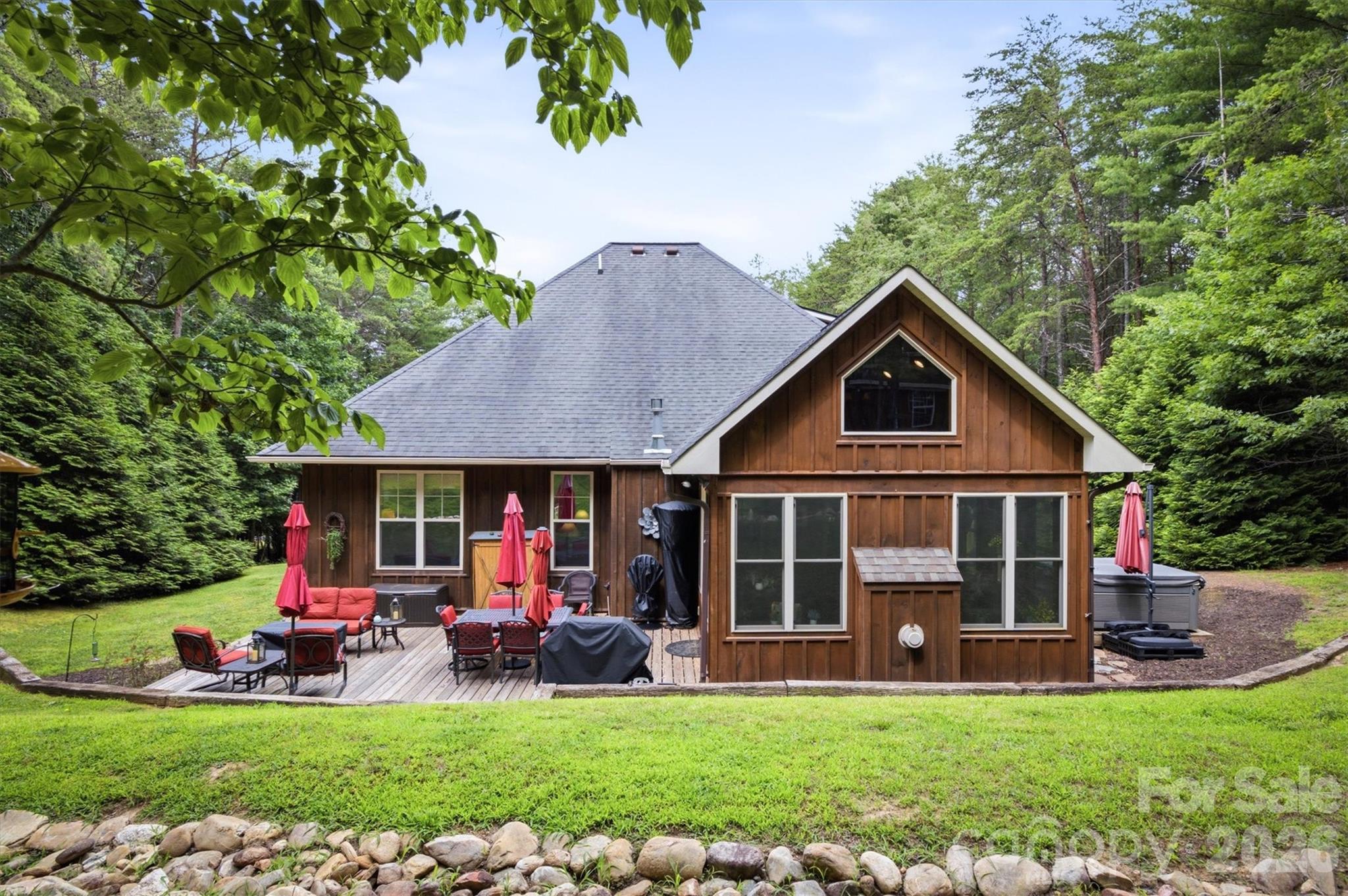 2185 Cottage Park Road — Morganton