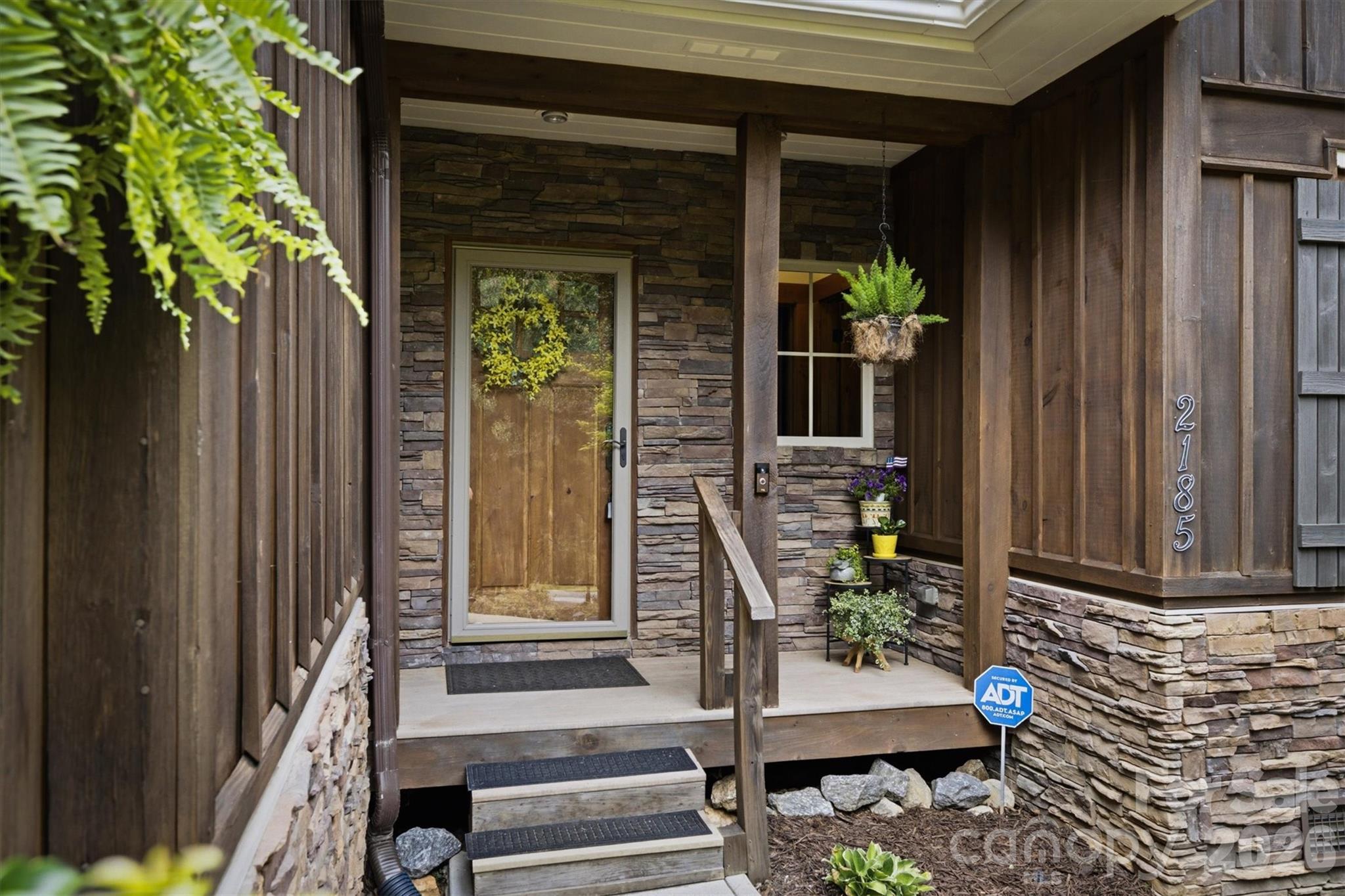 2185 Cottage Park Road — Morganton