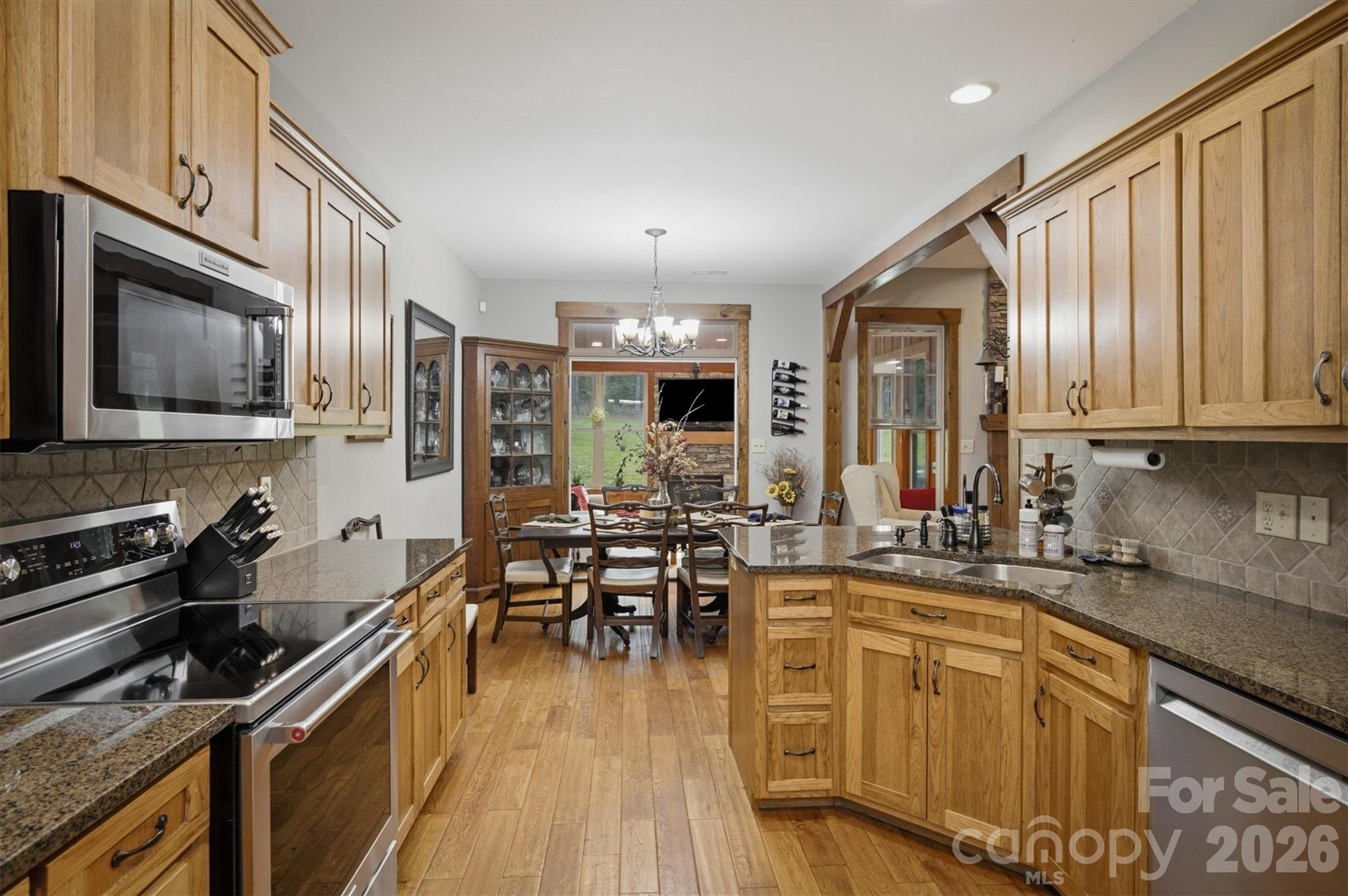 2185 Cottage Park Road — Morganton