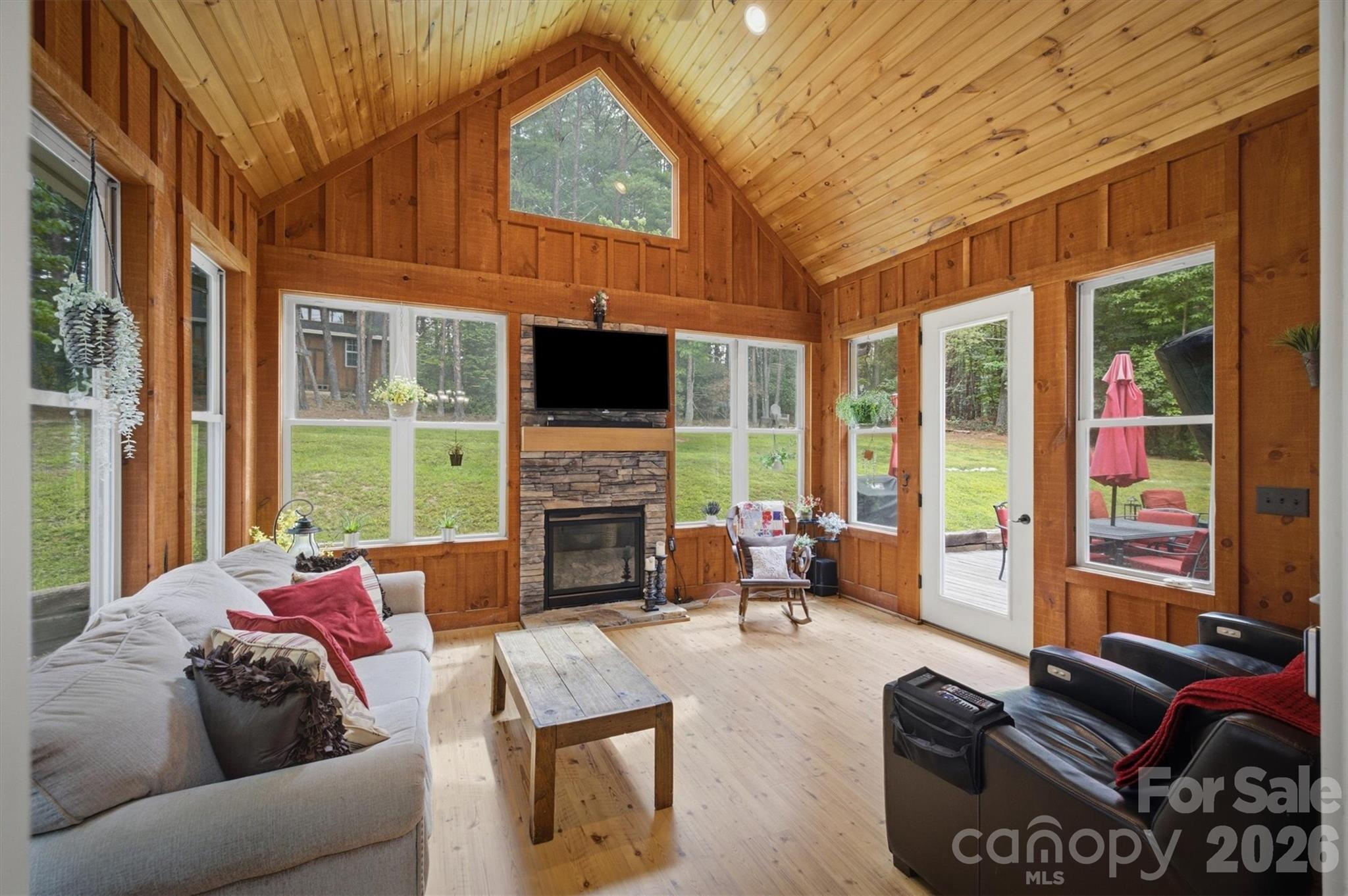 2185 Cottage Park Road — Morganton
