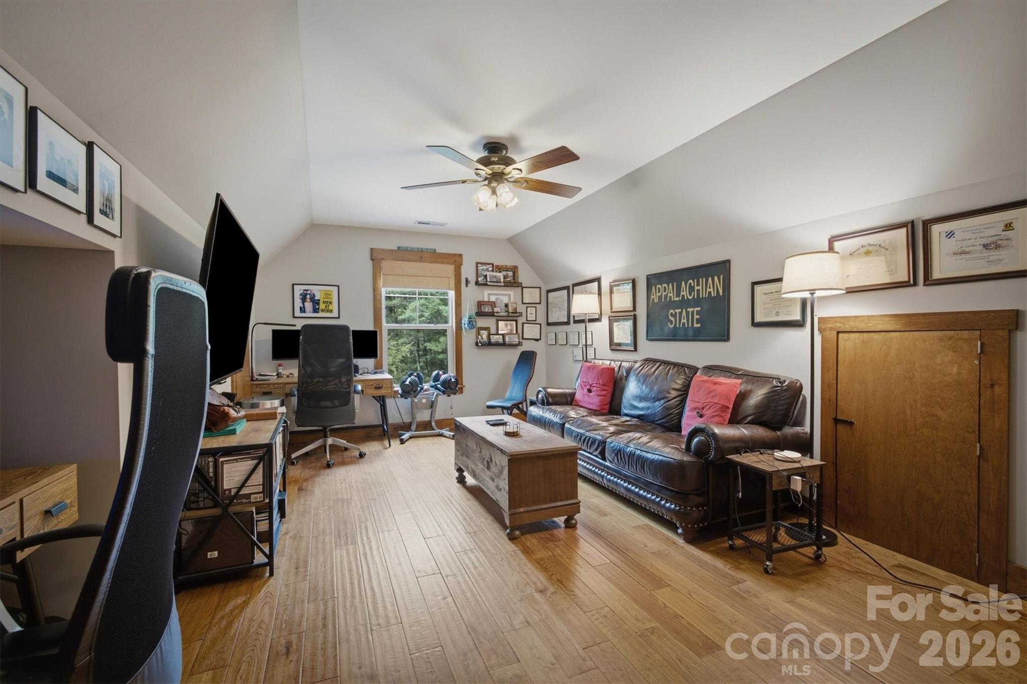 2185 Cottage Park Road — Morganton
