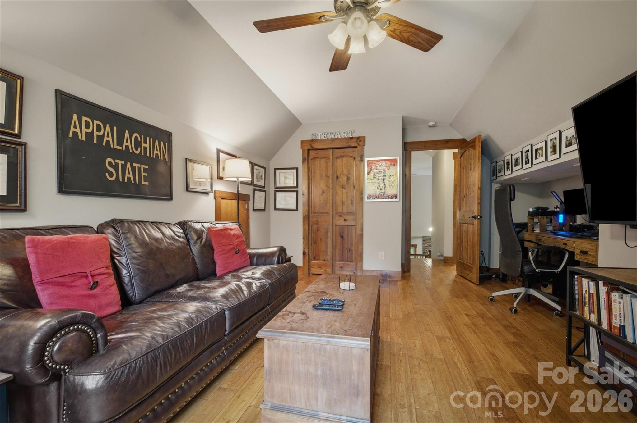 2185 Cottage Park Road — Morganton